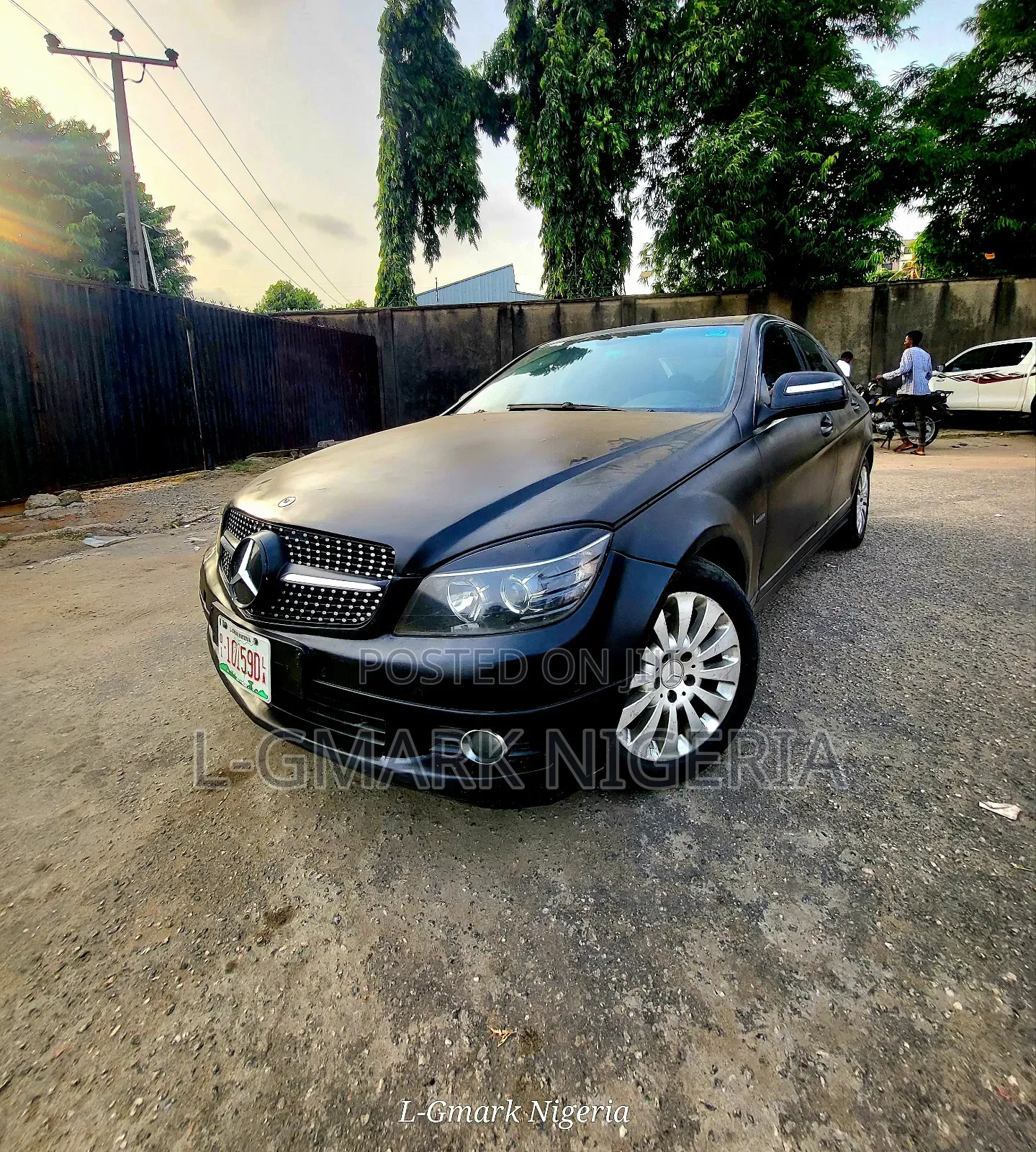Mercedes-Benz C200 2010 Black