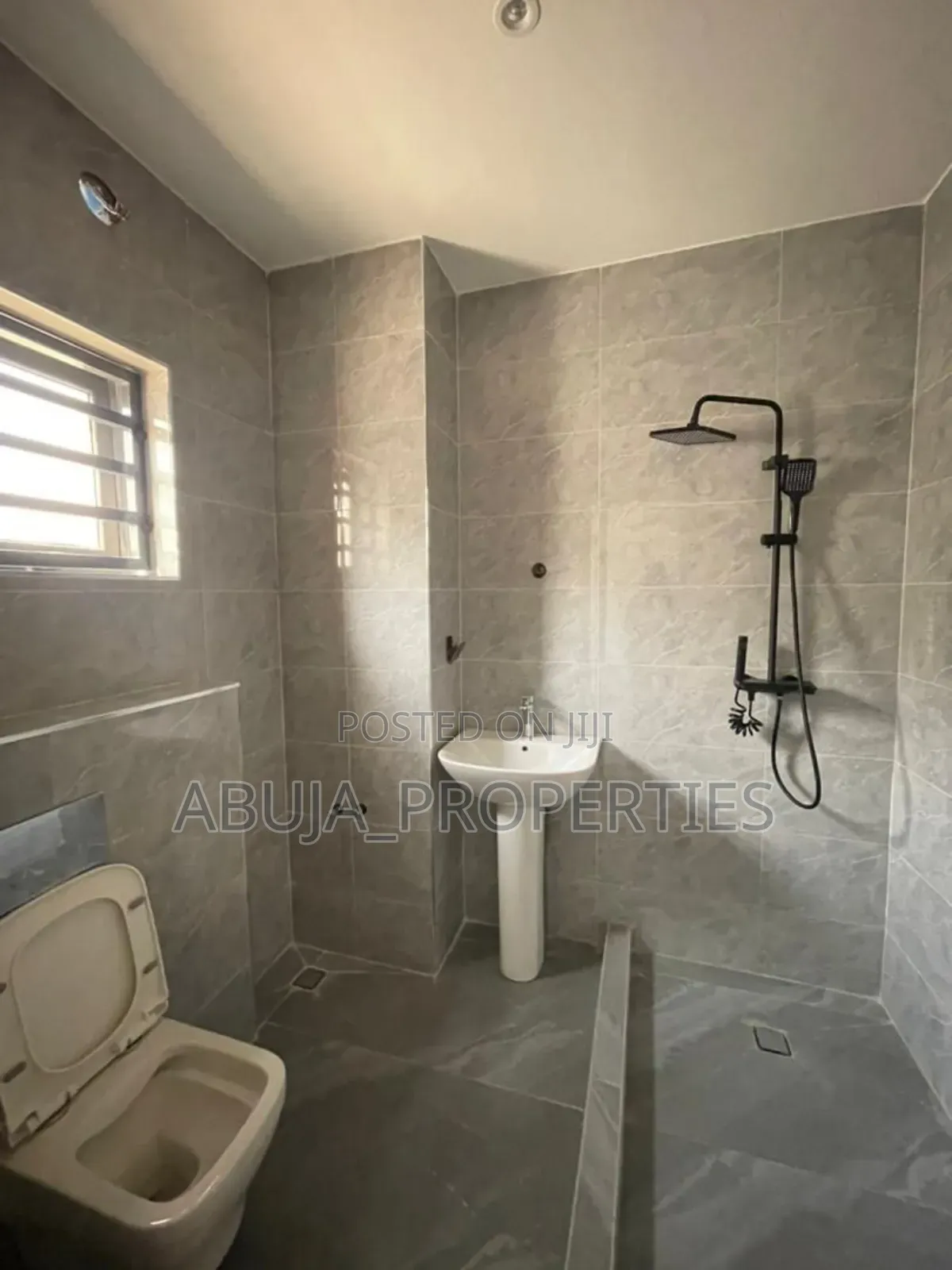 Furnished 5bdrm Duplex in Kado for sale