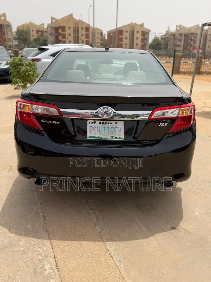 Toyota Camry XLE V6 4dr Sedan (3.5L 6cyl 6A) 2013 Black
