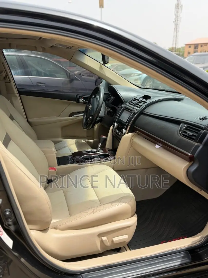 Toyota Camry XLE V6 4dr Sedan (3.5L 6cyl 6A) 2013 Black