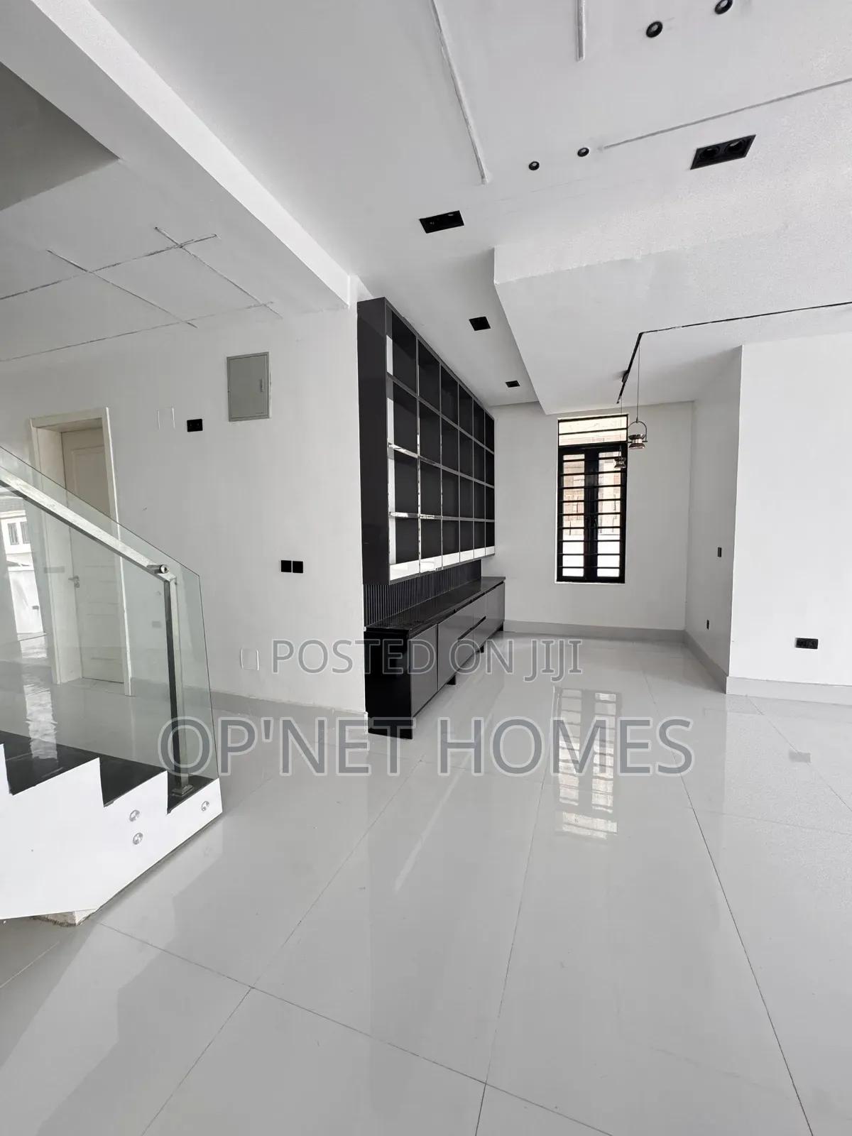5bdrm Duplex in Lekki Expressway for sale