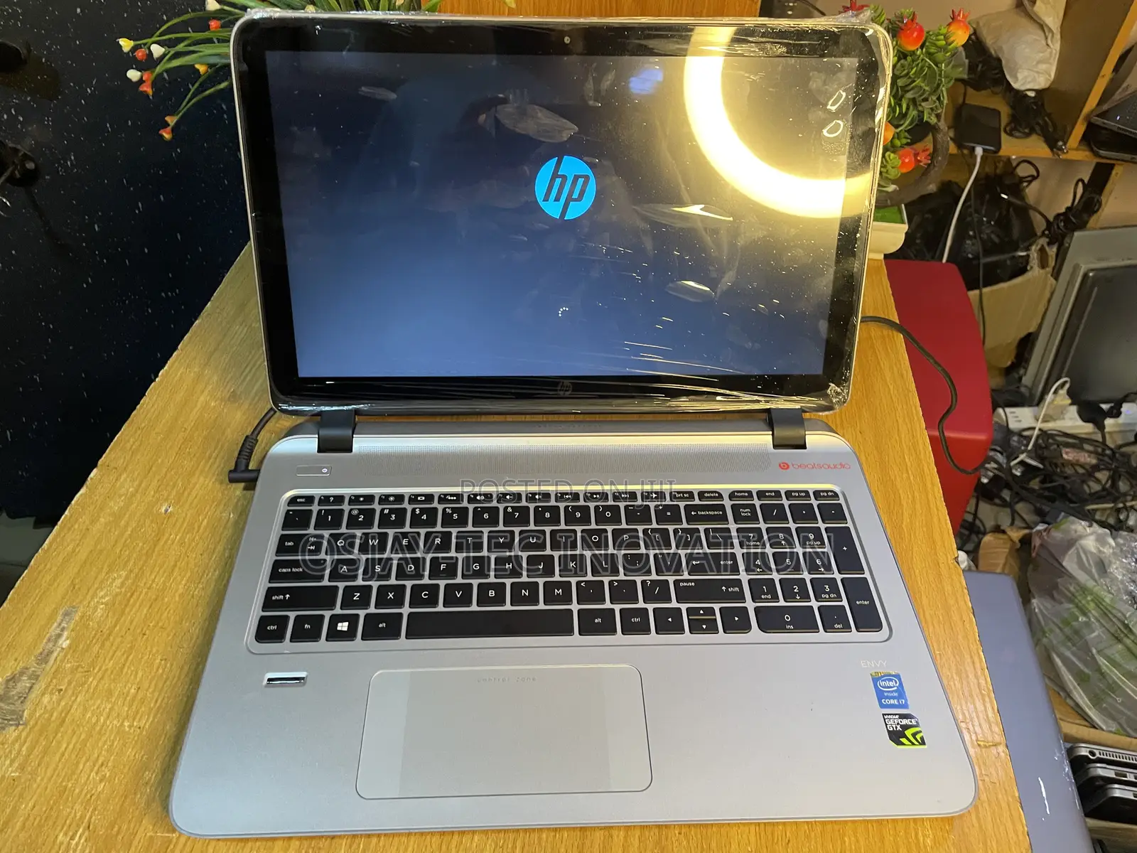 Laptop HP Envy 15 16GB Intel Core Ultra 7 SSD 256GB