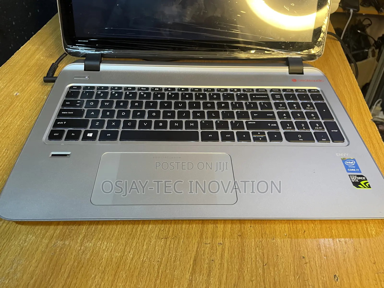 Laptop HP Envy 15 16GB Intel Core Ultra 7 SSD 256GB