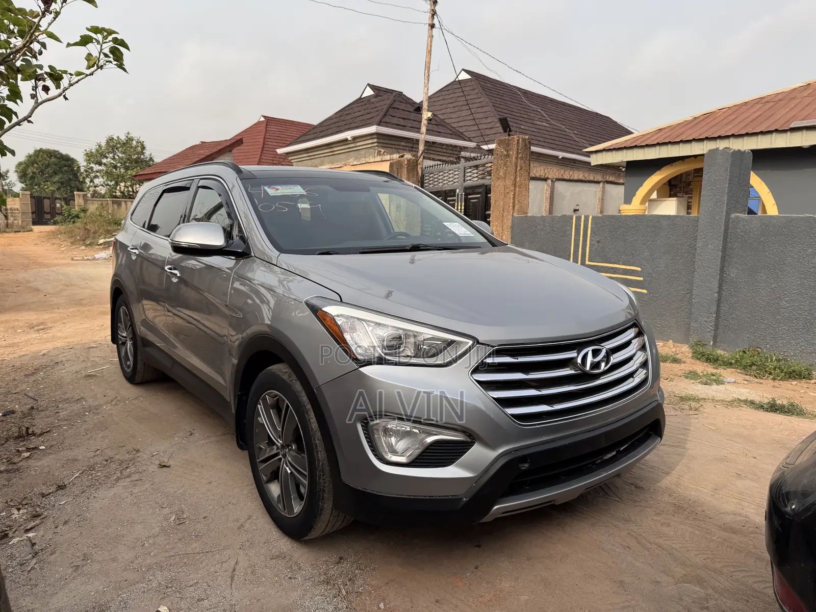 Hyundai Santa Fe Limited w/Saddle Interior 4dr SUV AWD (3.3L 6cyl 6A)