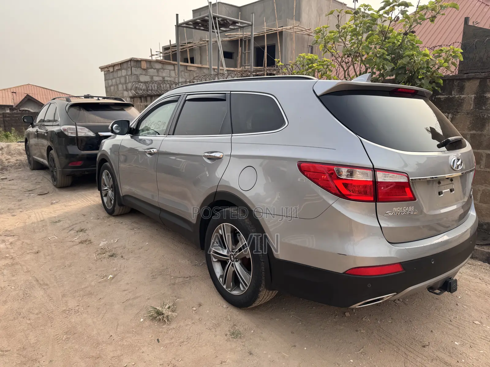 Hyundai Santa Fe Limited w/Saddle Interior 4dr SUV AWD (3.3L 6cyl 6A)