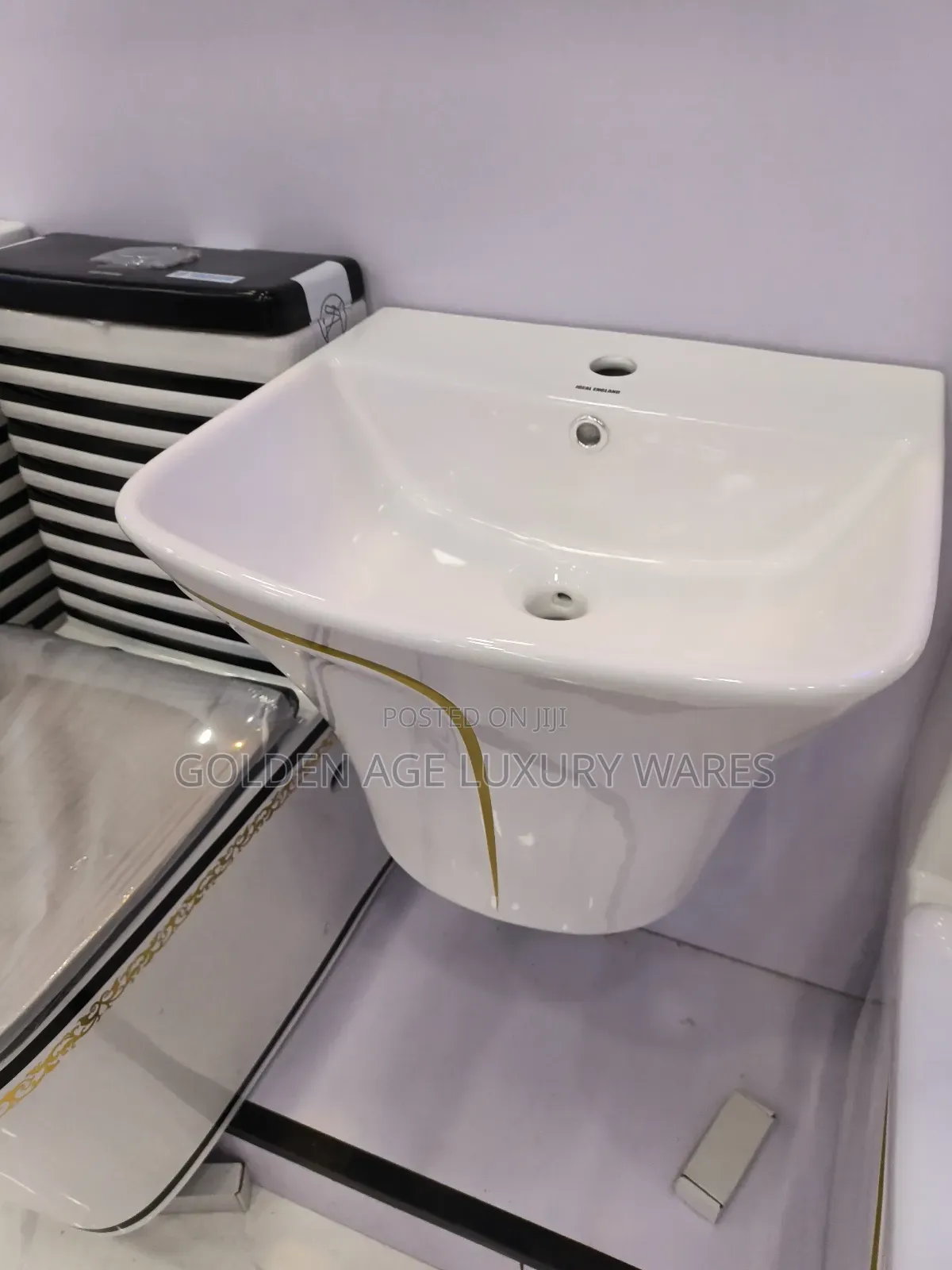 Executive Set White Wc With Gold Line With Hanging Basin