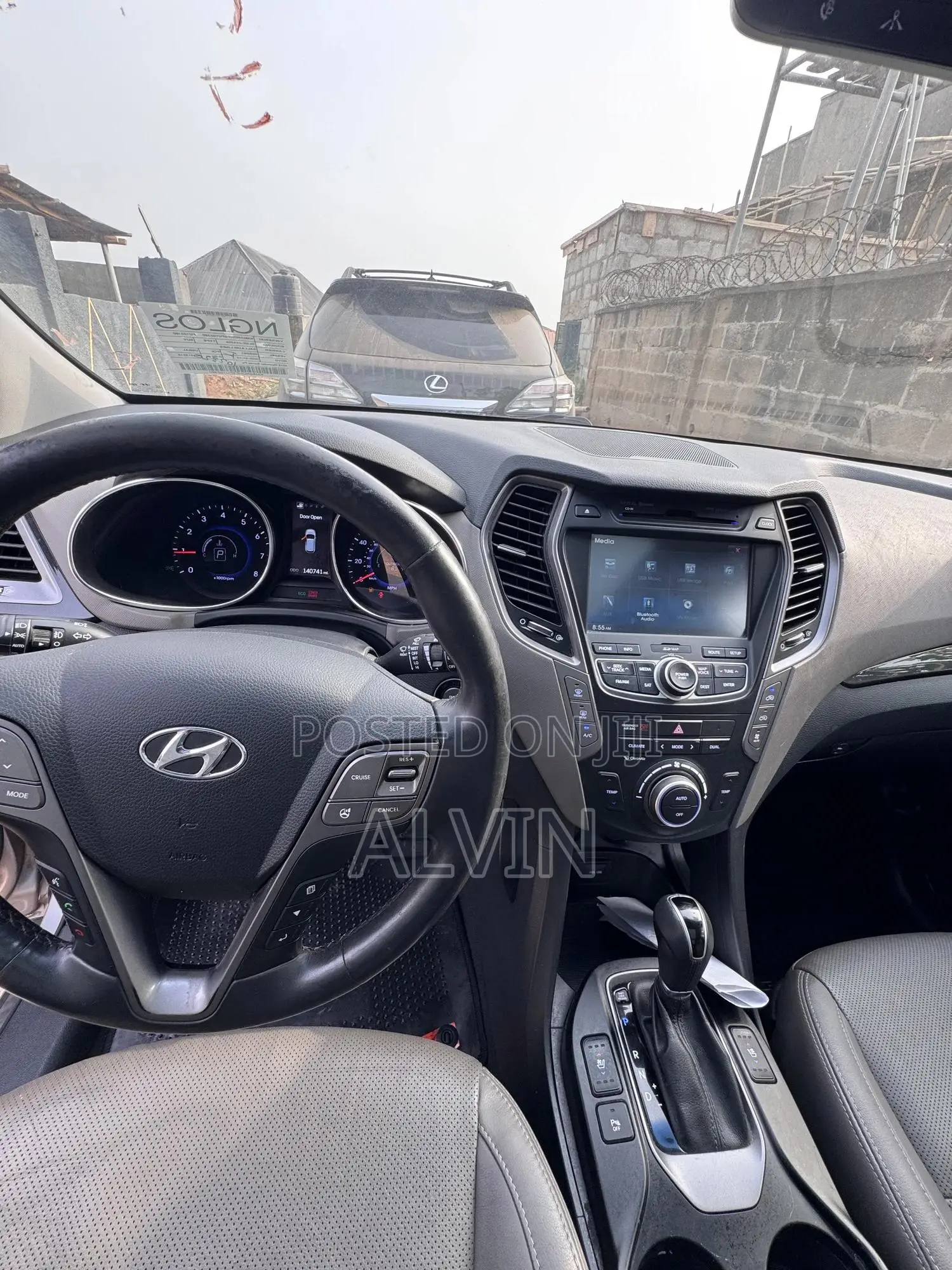 Hyundai Santa Fe Limited w/Saddle Interior 4dr SUV AWD (3.3L 6cyl 6A)