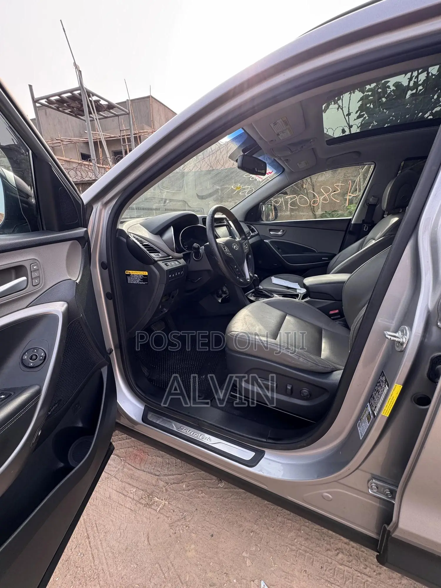 Hyundai Santa Fe Limited w/Saddle Interior 4dr SUV AWD (3.3L 6cyl 6A)