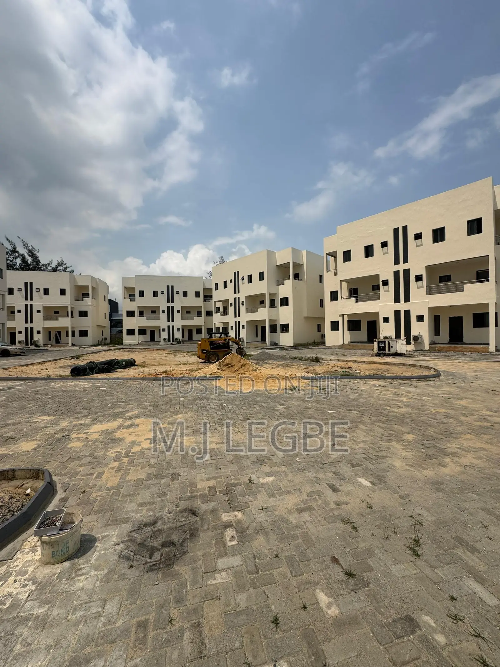 4bdrm Duplex in Osapa, Lekki for rent