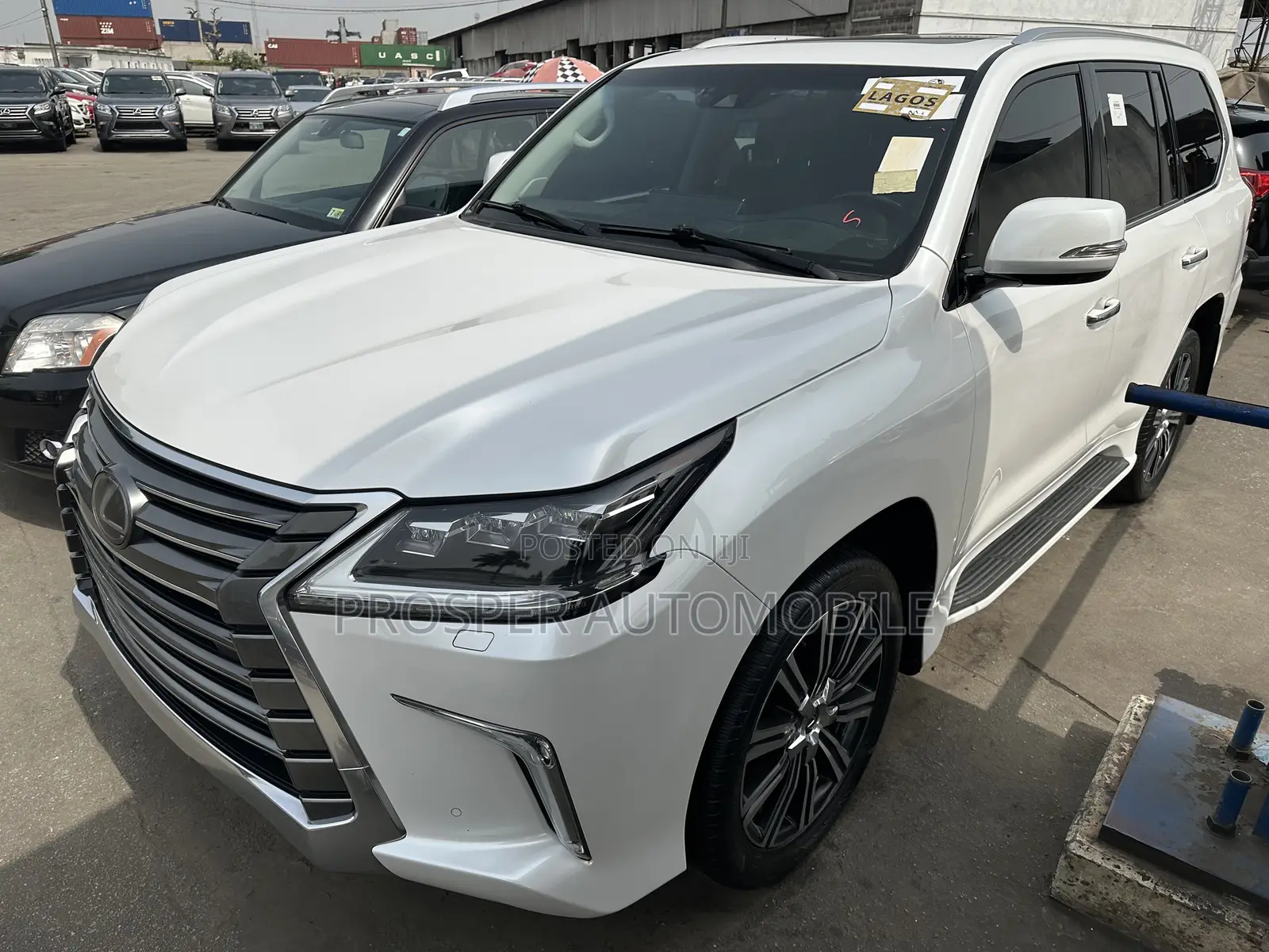 Lexus LX 570 AWD 2019 White