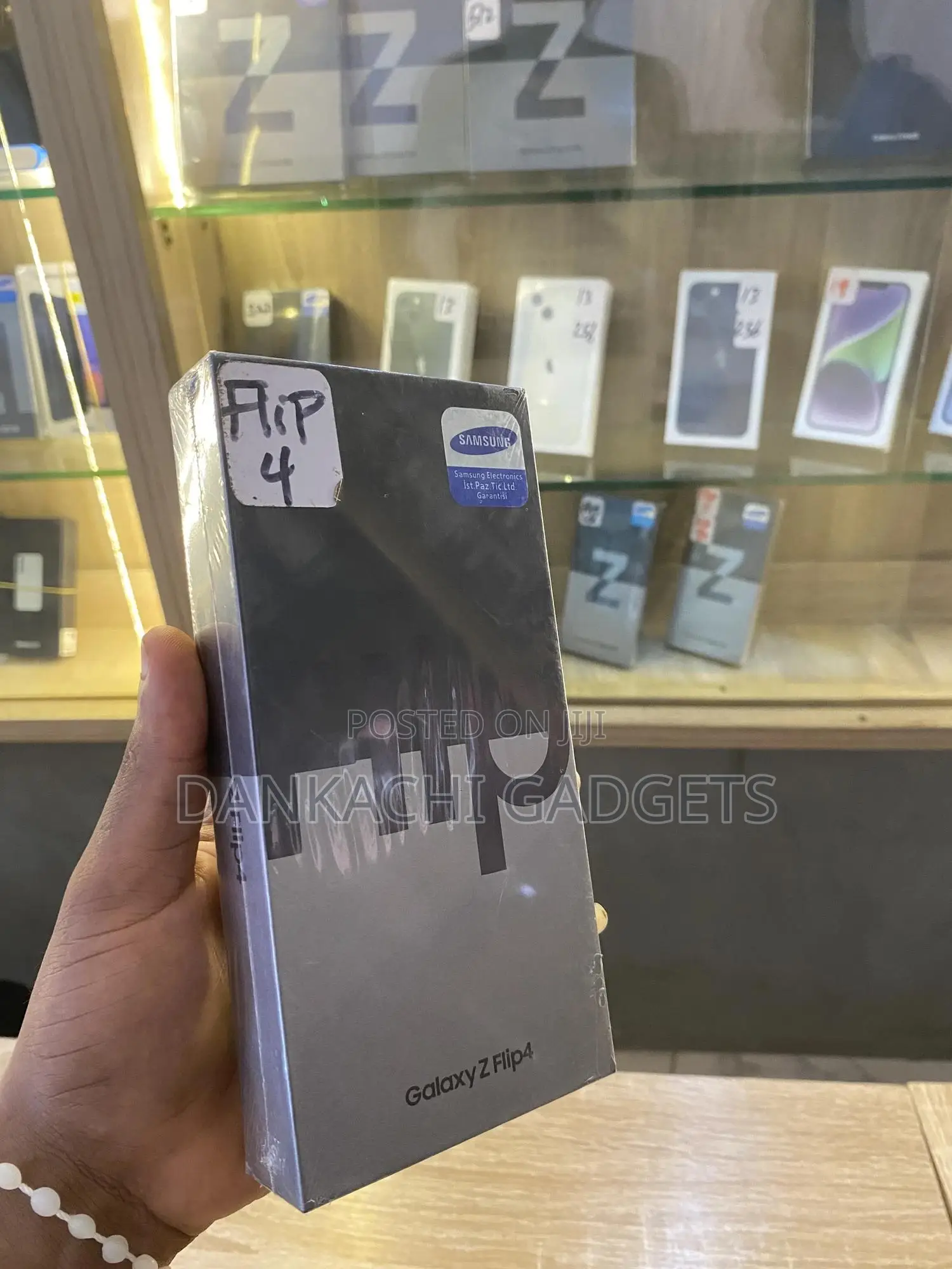 New Samsung Galaxy Z Flip4 256 GB Black