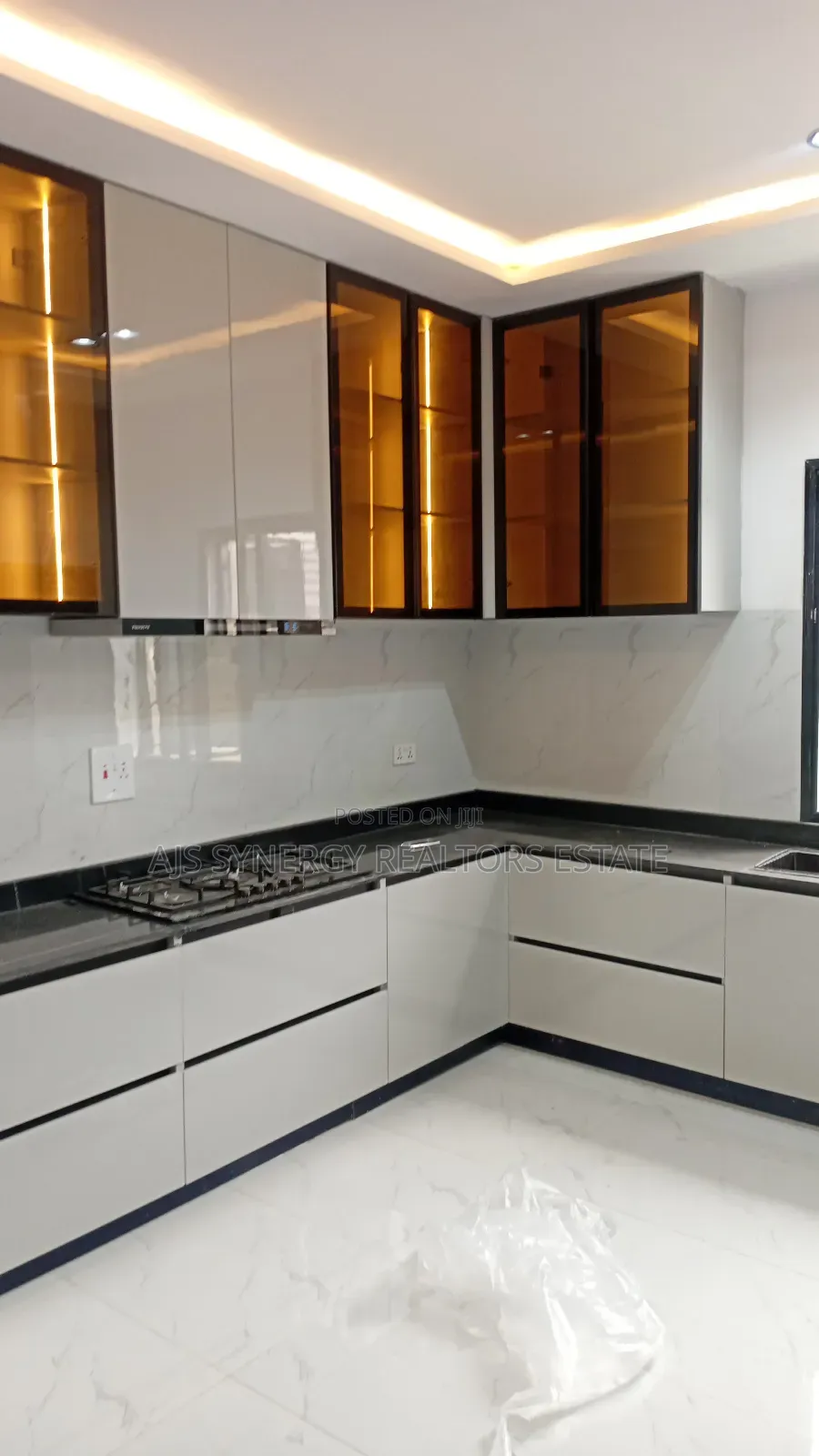 4bdrm Penthouse in Abraham Adesanya Estate for sale