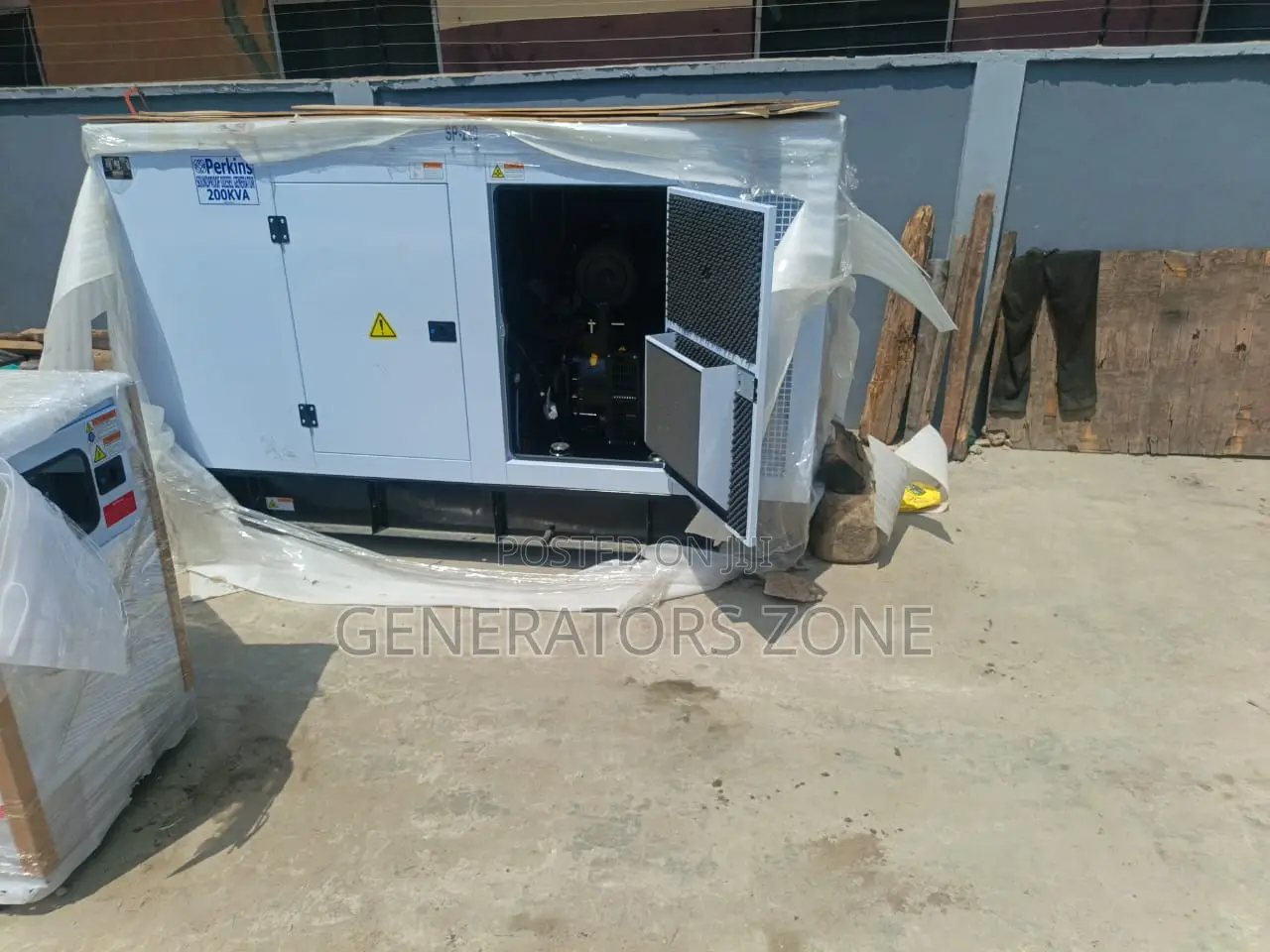 Perkins 200kva Low-Noise Diesel Power Set