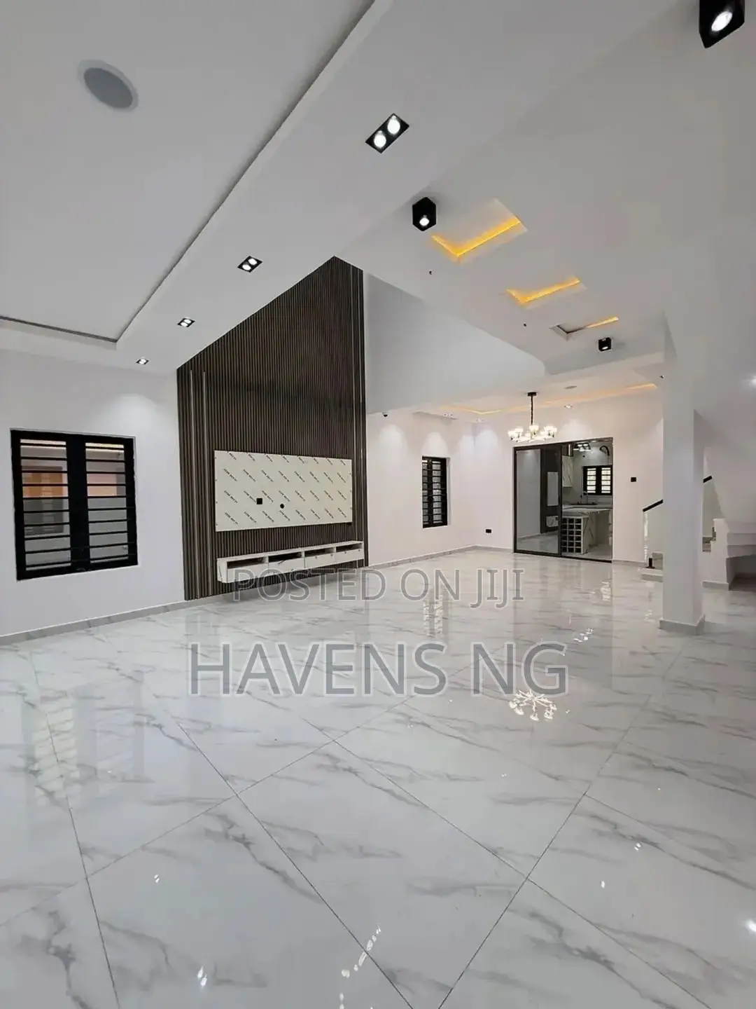 5bdrm Duplex in Ikota for sale