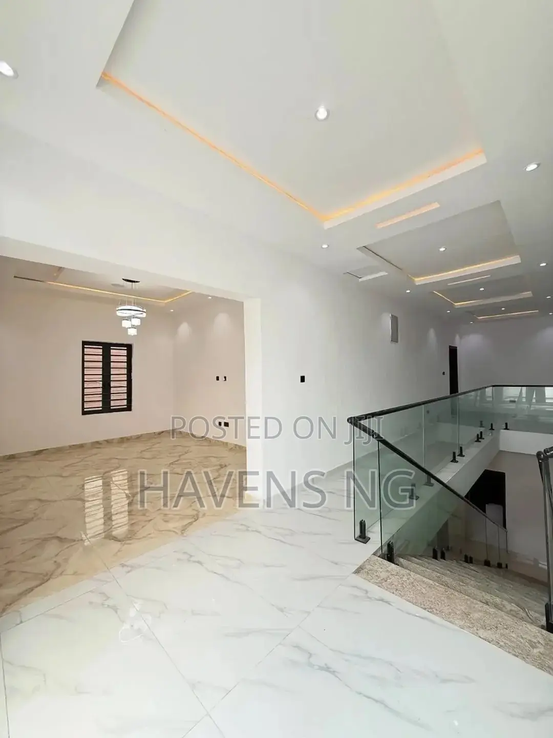 5bdrm Duplex in Ikota for sale