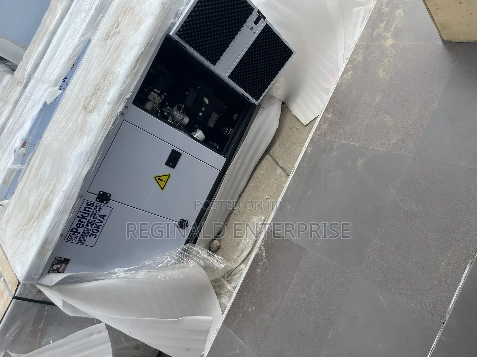 Original Perkins 30kva Soundproof Diesel Generator