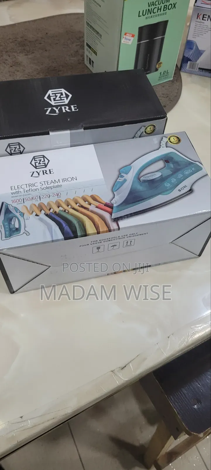 Electric Steam Iron With Teflon Soleplate