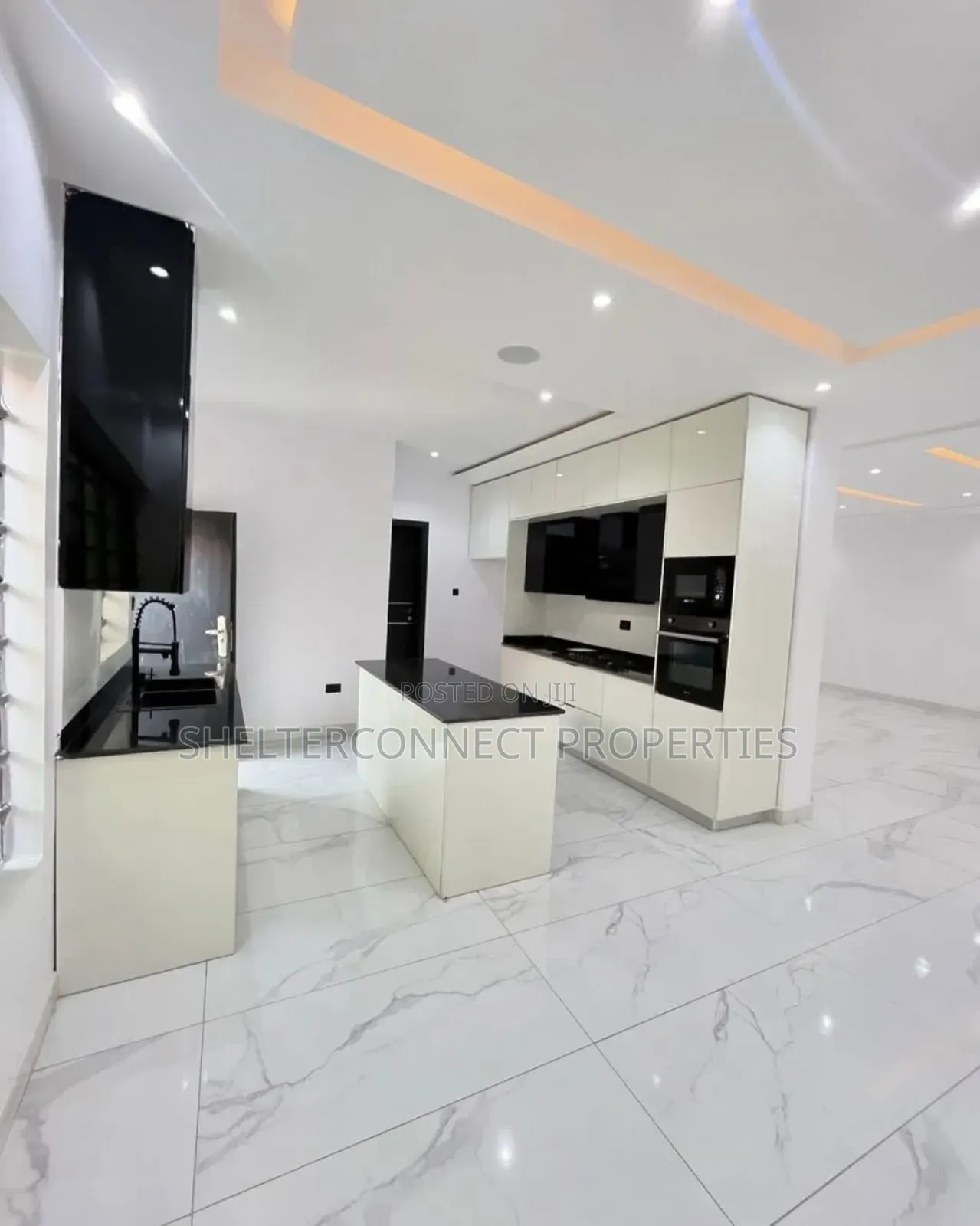 3bdrm Apartment in Lekki Phase 1 for rent