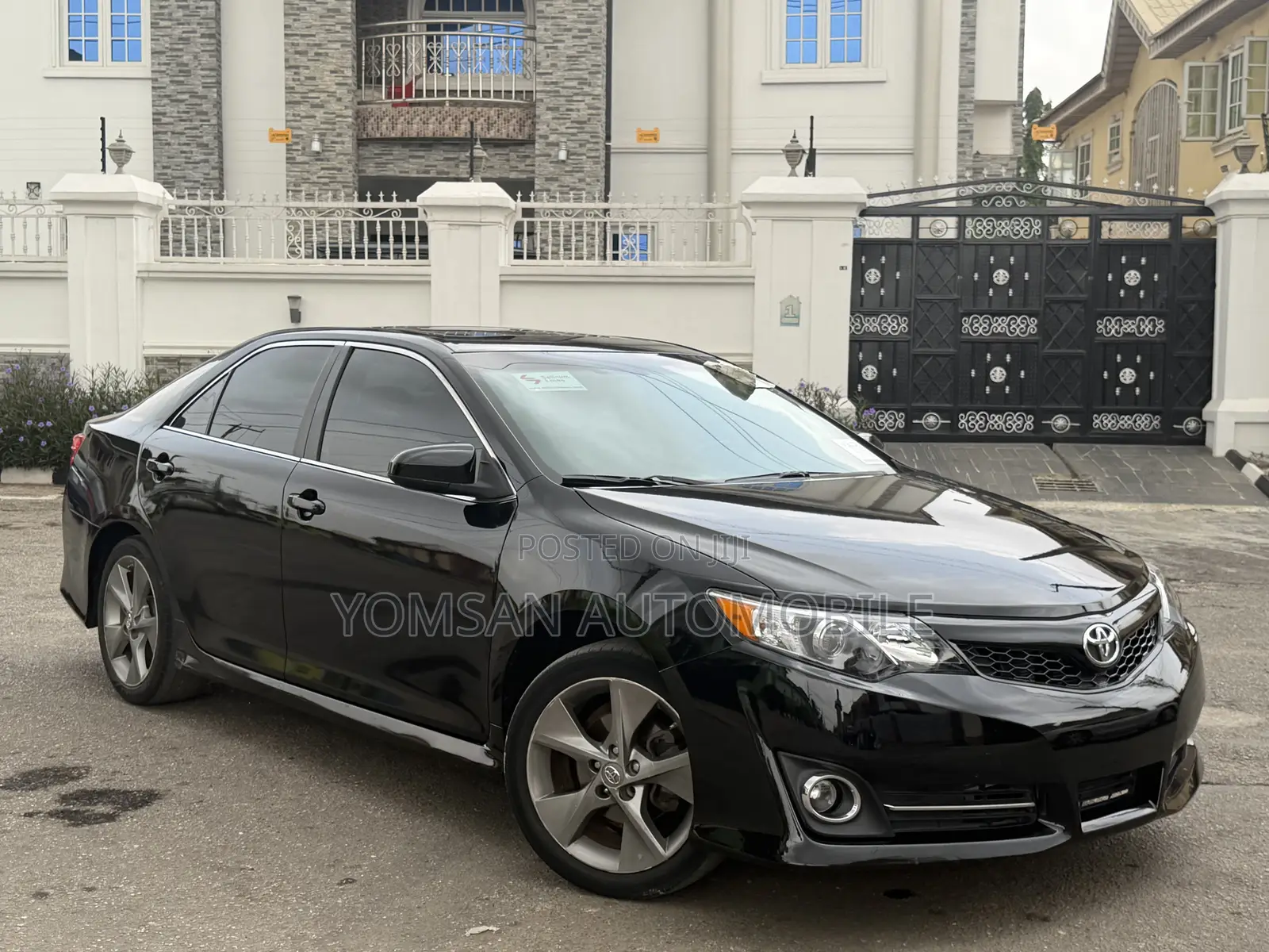 Toyota Camry SE V6 4dr Sedan (3.5L 6cyl 6A) 2012 Black