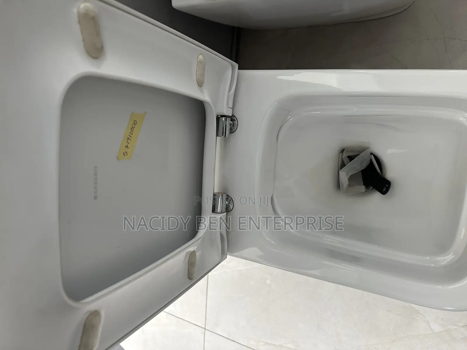 Geberit Wall-Mounted Toilet System With a Concealed Cistern