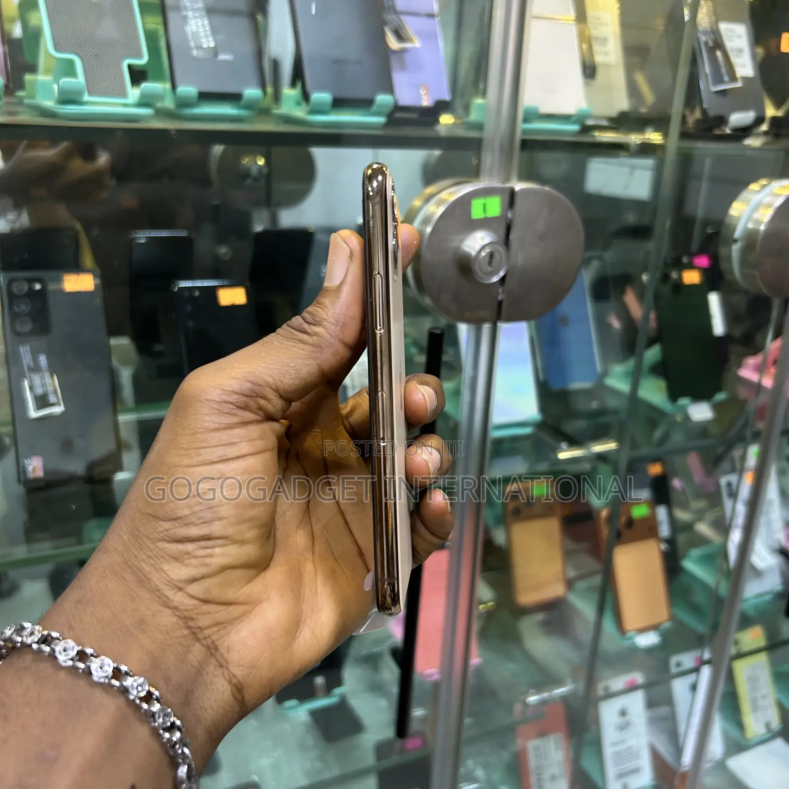 Apple iPhone 11 Pro 64 GB Gold