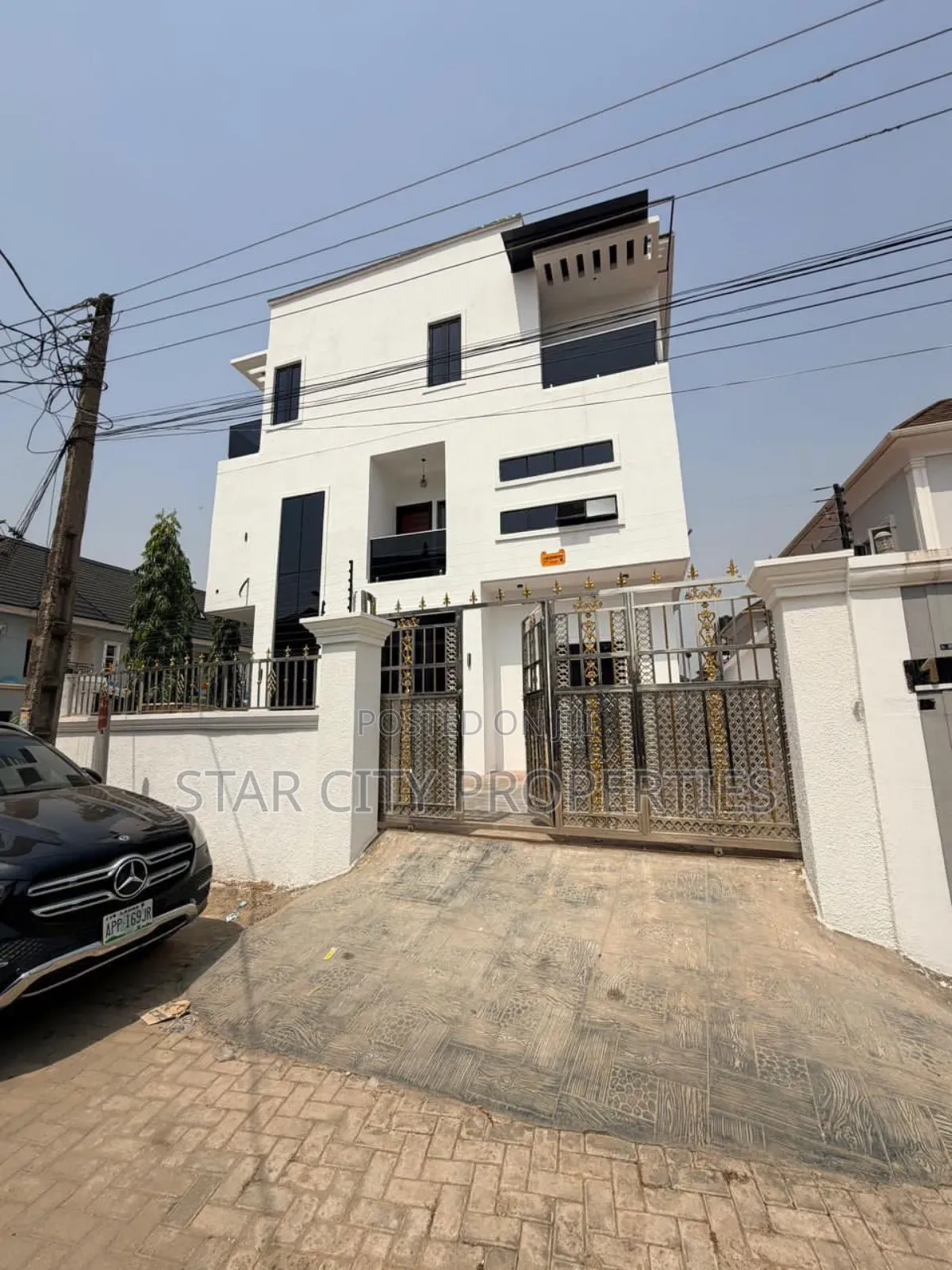 5bdrm Duplex in Opic Isheri North for sale