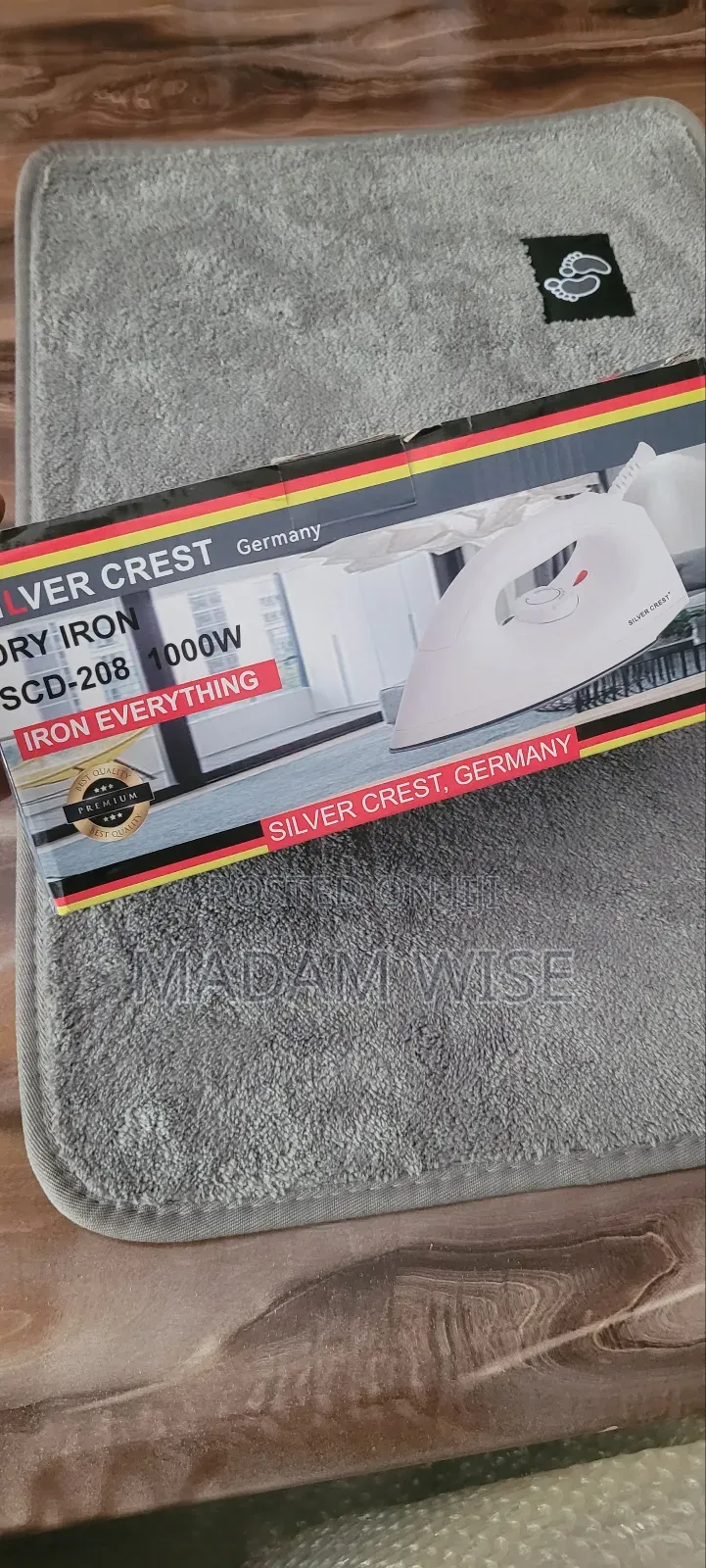 Electric Iron
Dry Iron 
1000w.
Non-Stick 
Heavy Weight Dry Ironing