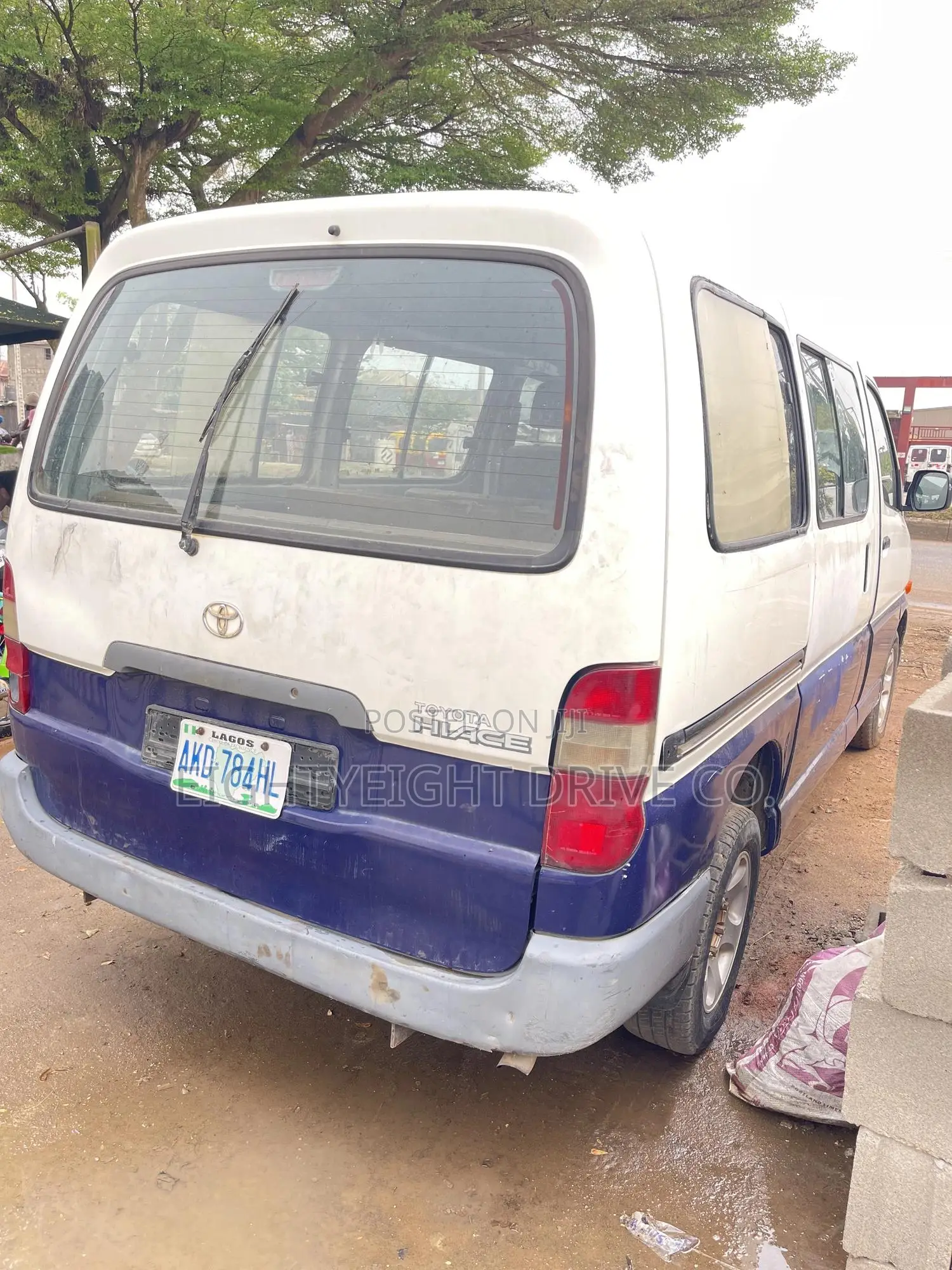 Toyota HiAce 2005 White