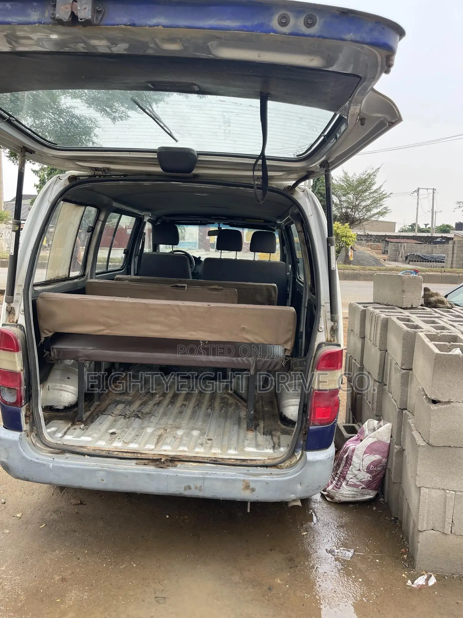 Toyota HiAce 2005 White