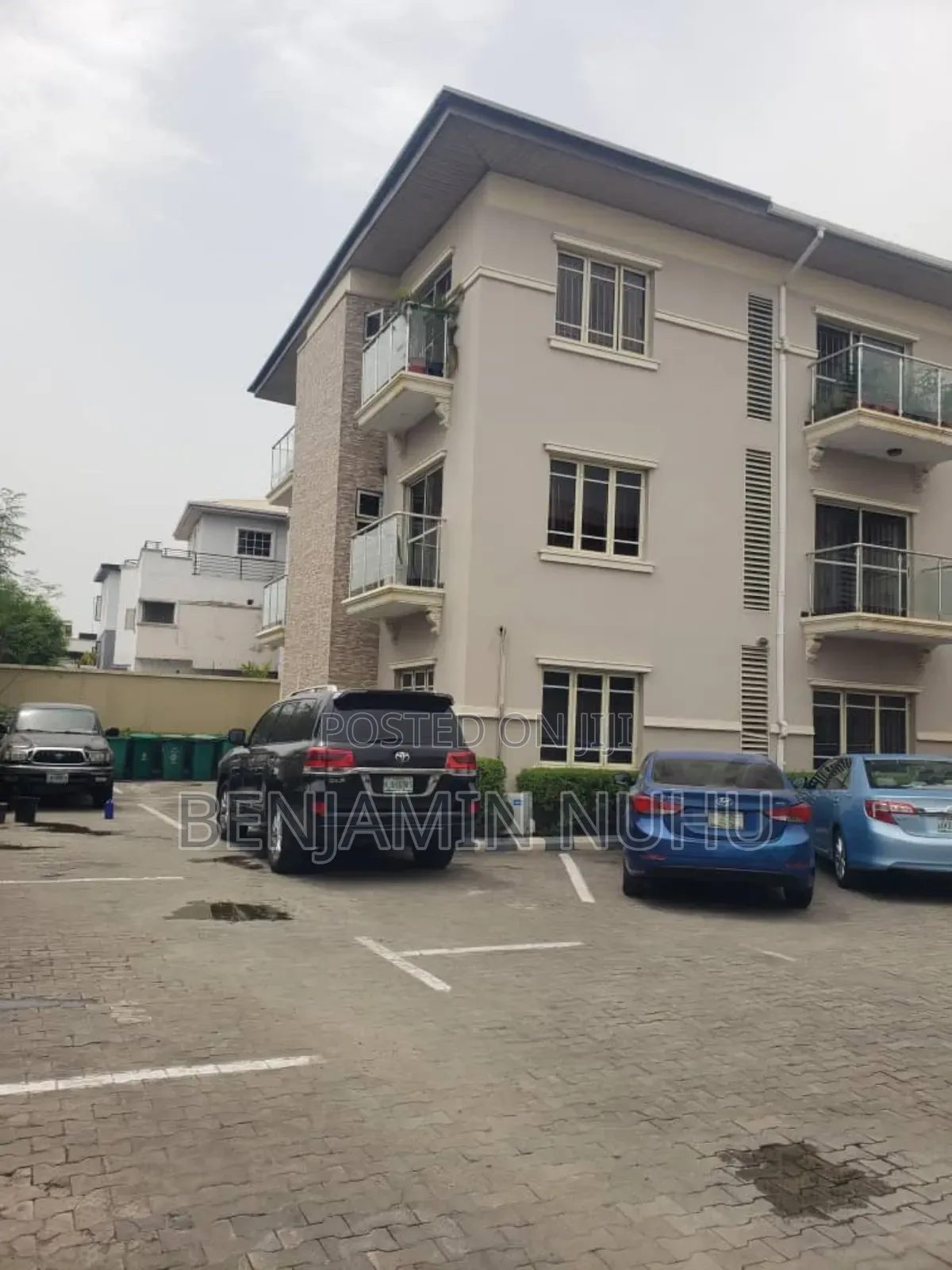 3bdrm Apartment in Lekki Right for rent