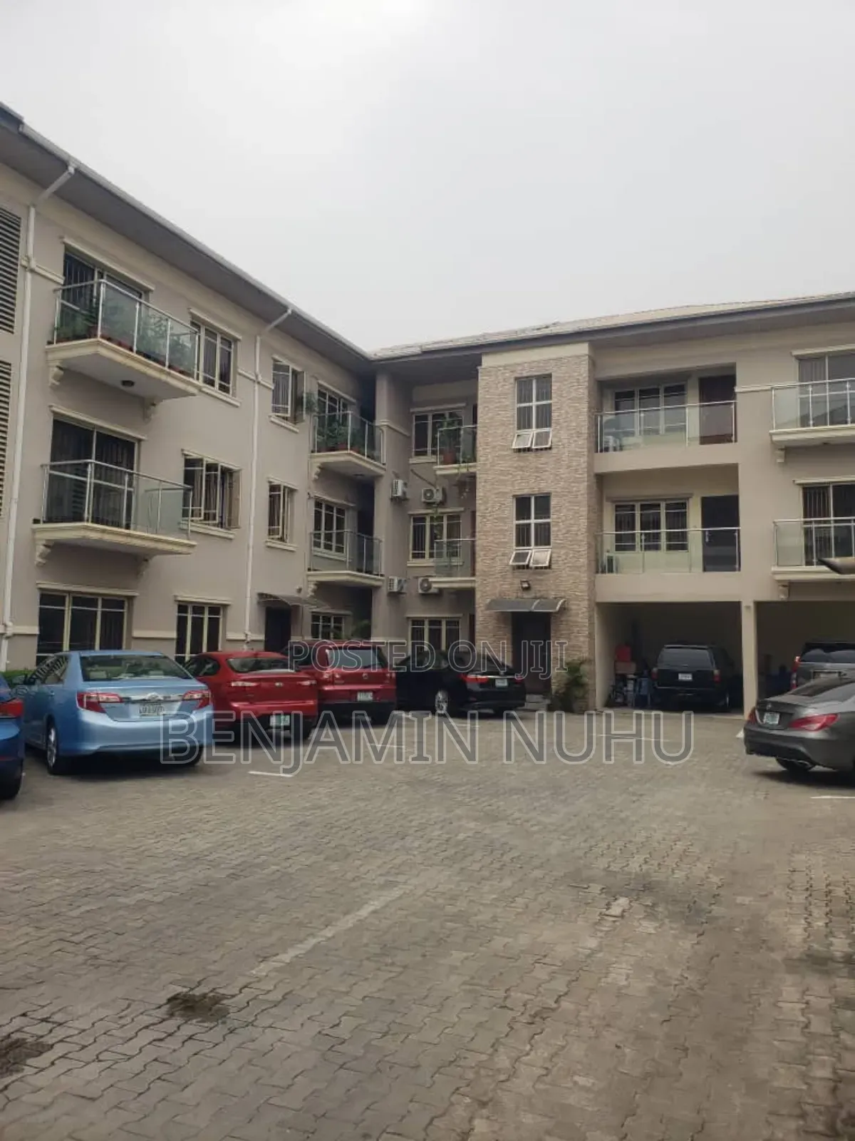 3bdrm Apartment in Lekki Right for rent