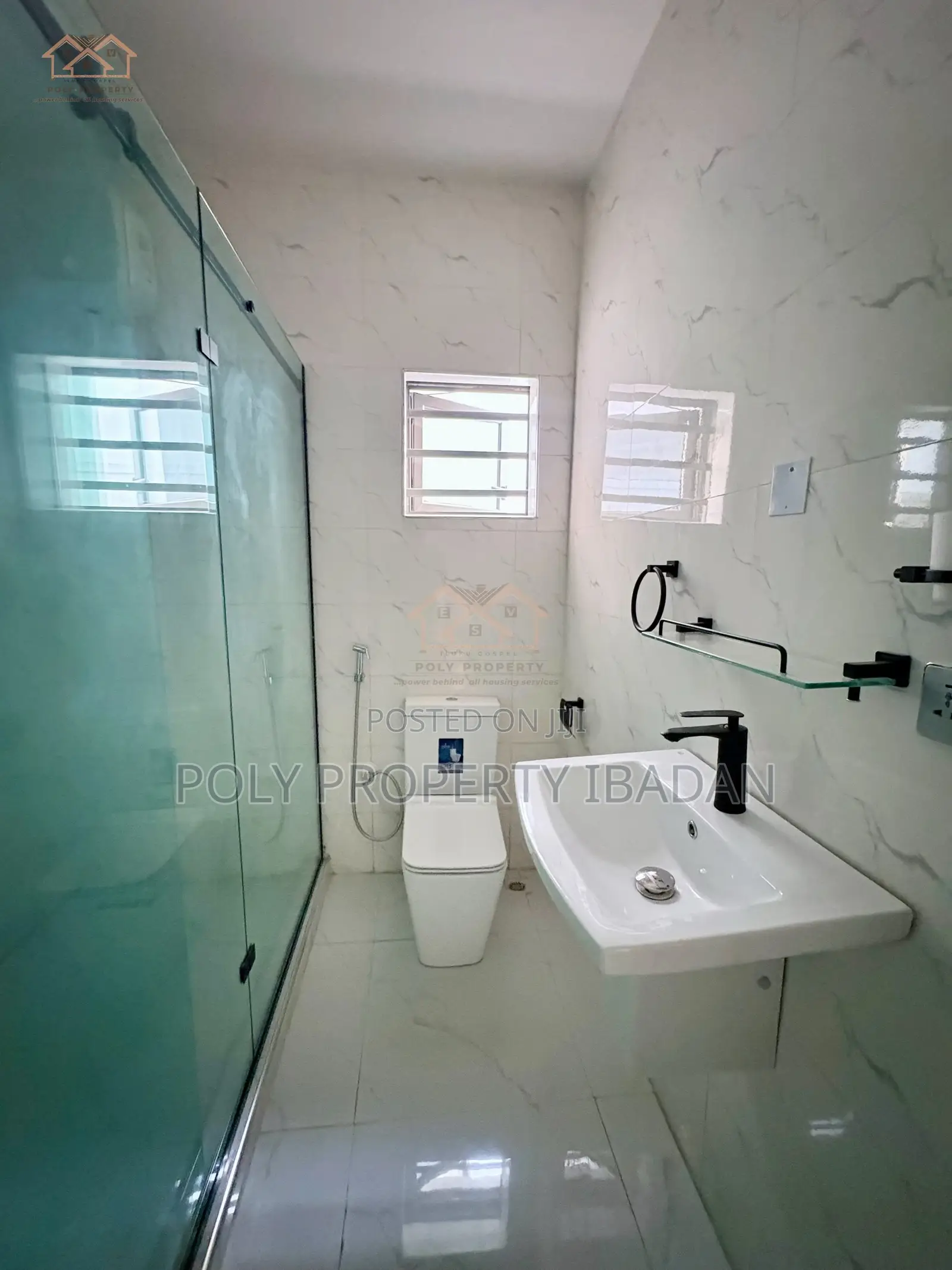 5bdrm Duplex in Olapade Agoro ,, Ibadan for sale