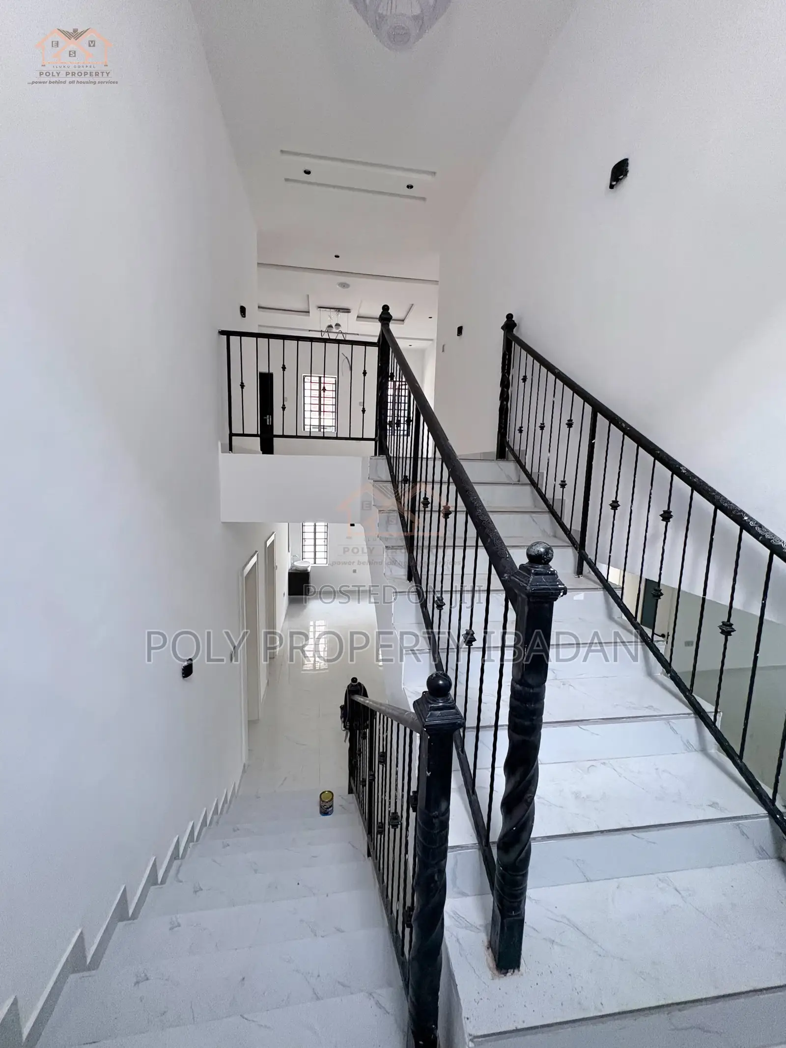 5bdrm Duplex in Olapade Agoro ,, Ibadan for sale