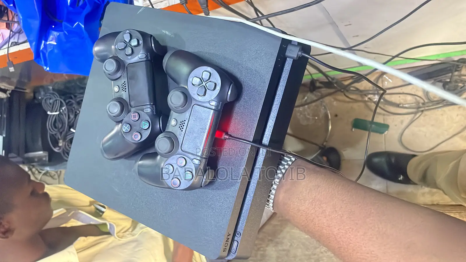 Slim Ps4 500gb 2pads