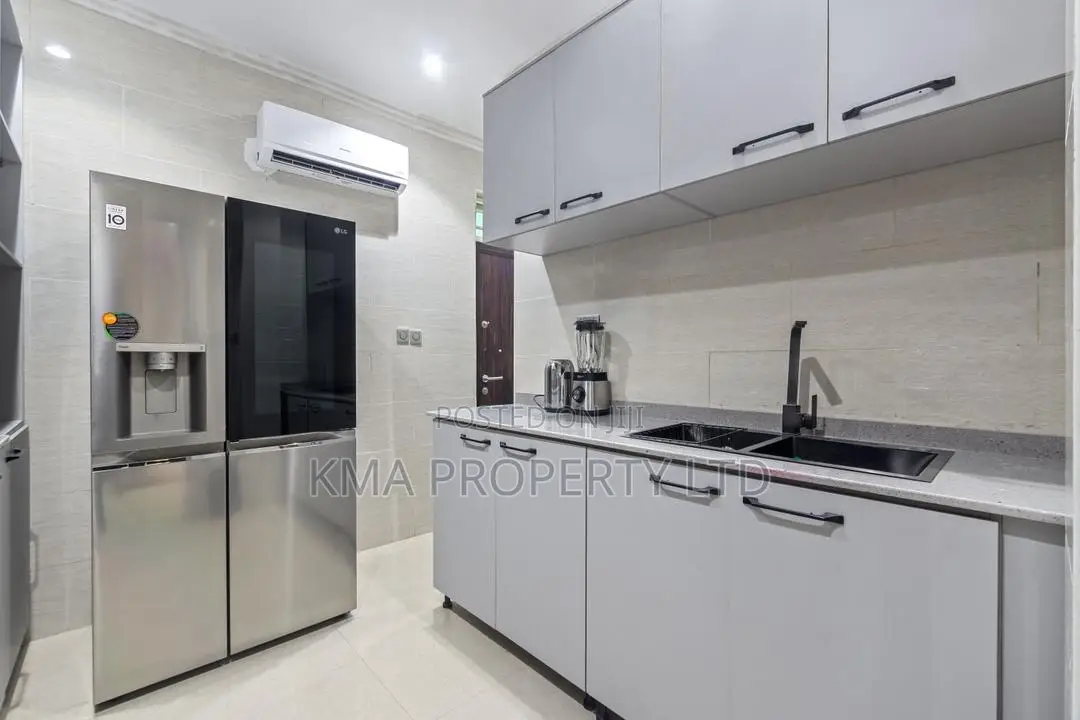 Luxurious 2 Bedroom Apartment With Swimming Pool and Gym