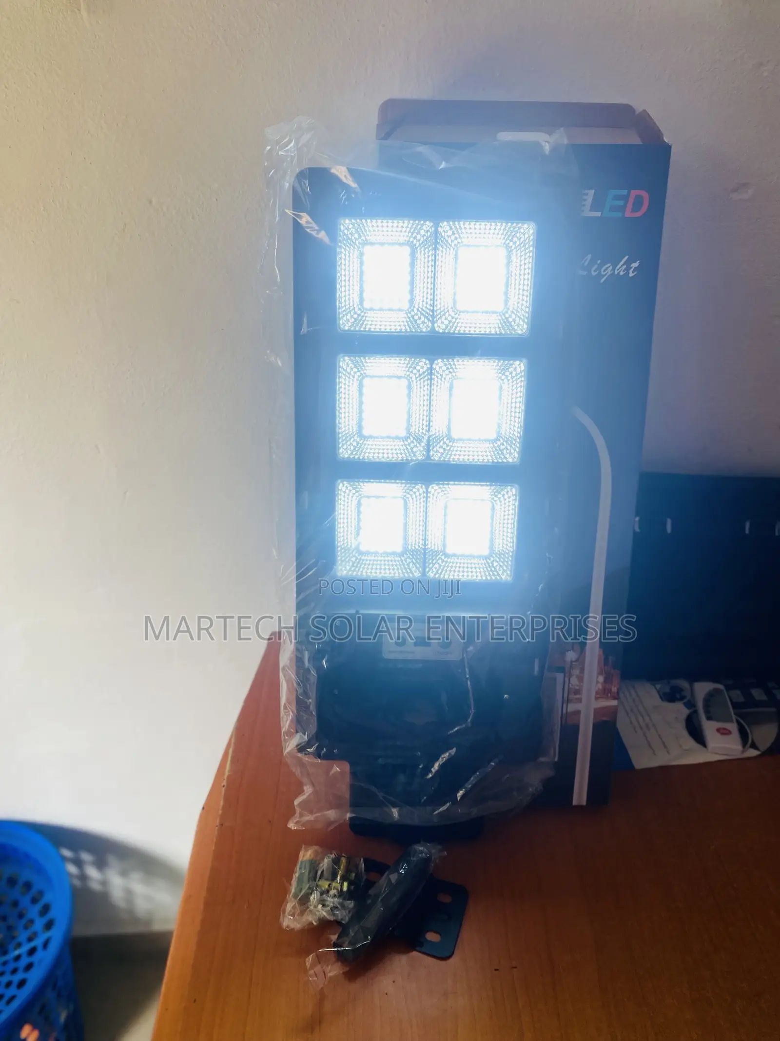 KJC 300w Solar Street Light 6 Eye