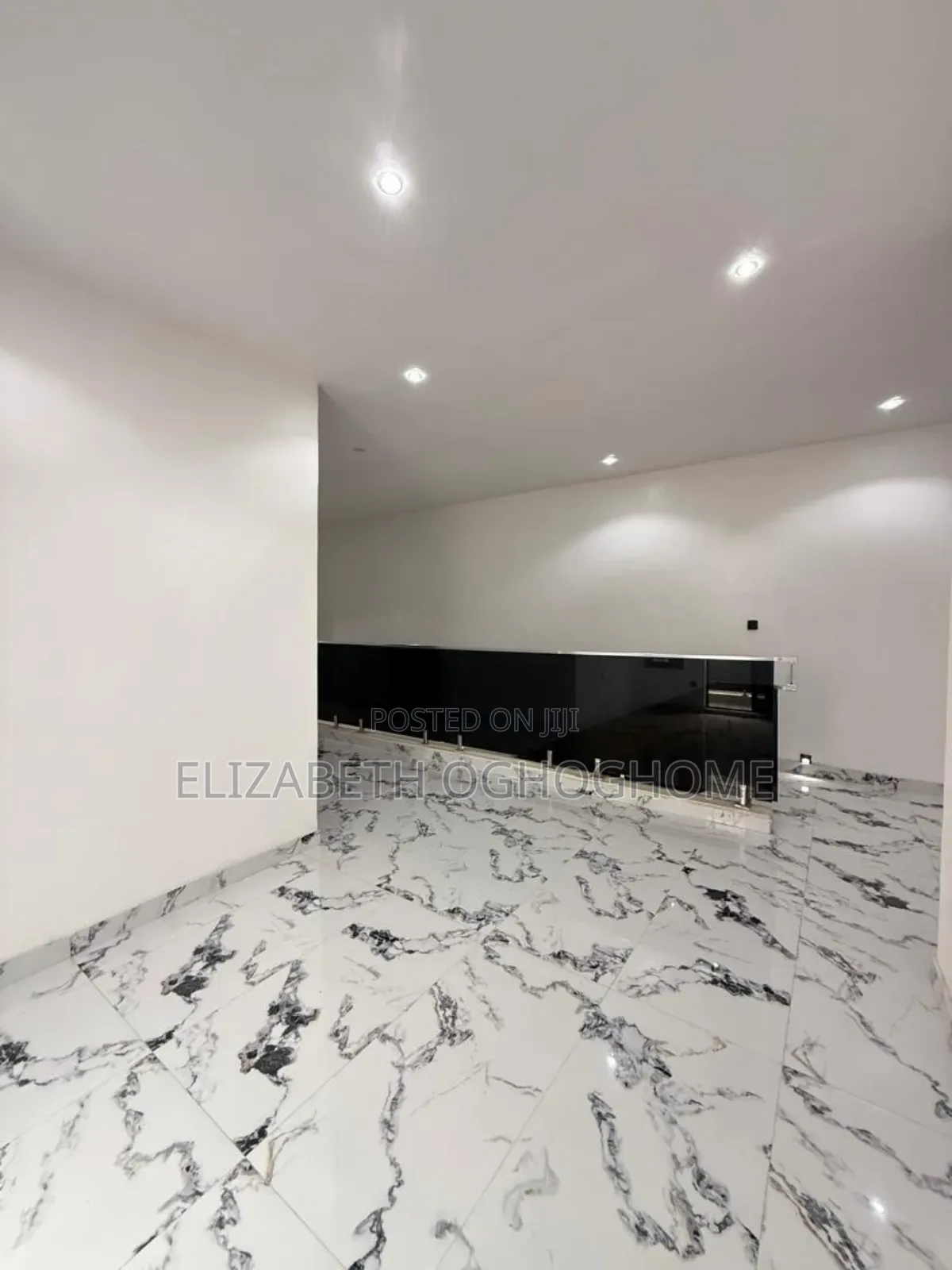 5bdrm Duplex in Ikota for sale