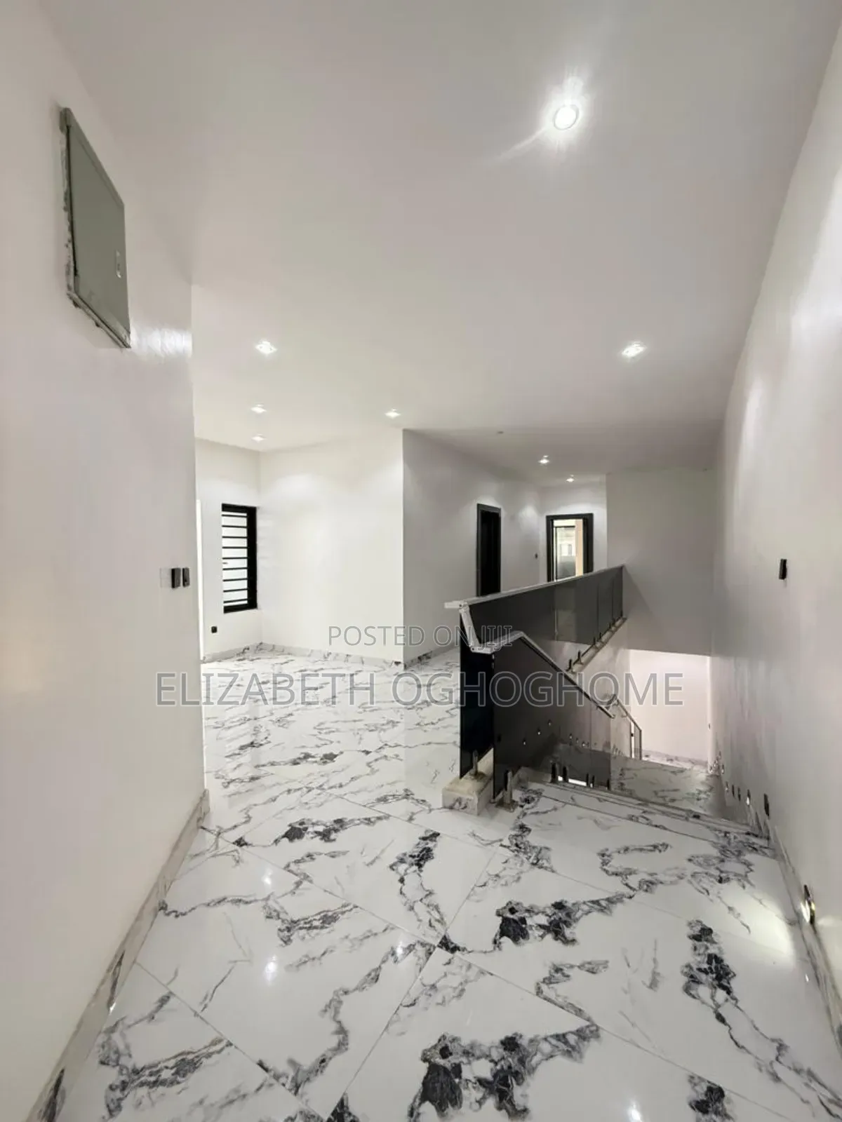 5bdrm Duplex in Ikota for sale