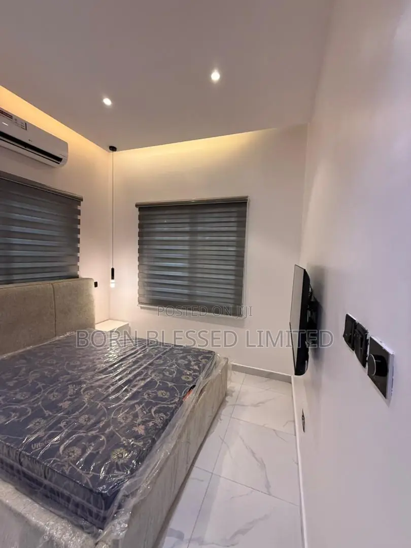Furnished 2bdrm Block of Flats in Lekki Phase 1 for rent