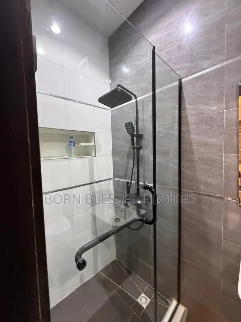 Furnished 2bdrm Block of Flats in Lekki Phase 1 for rent