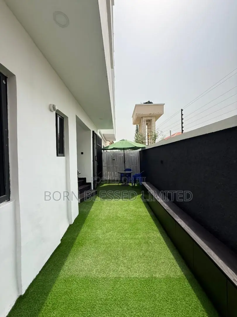 Furnished 2bdrm Block of Flats in Lekki Phase 1 for rent
