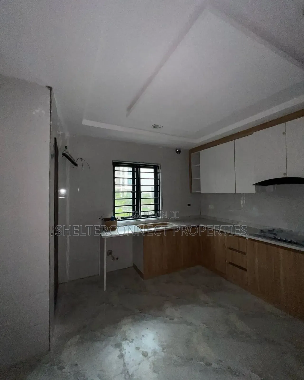 4bdrm Townhouse / Terrace in Osapa london for rent