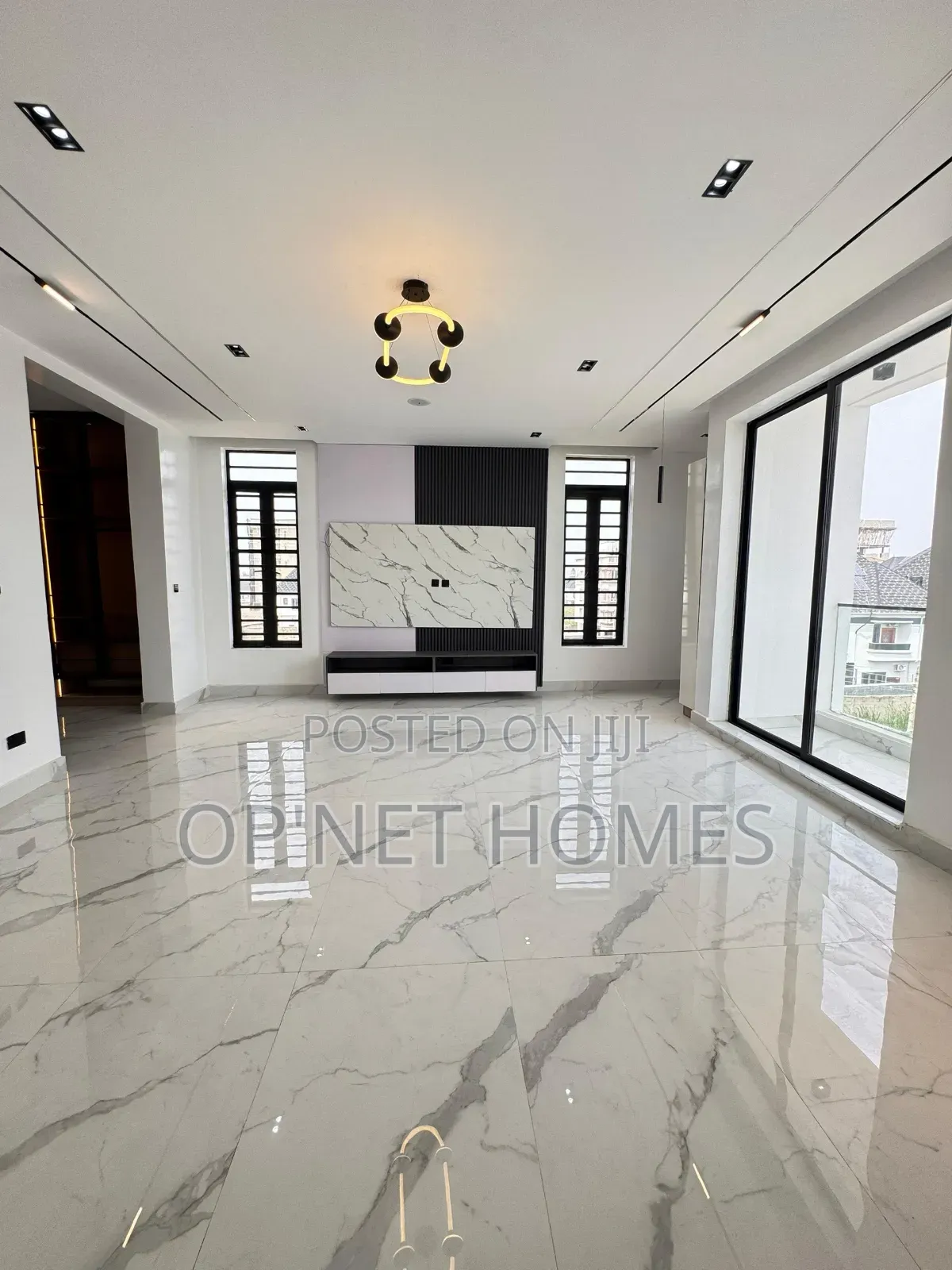 5bdrm Duplex in Lekki Expressway for sale