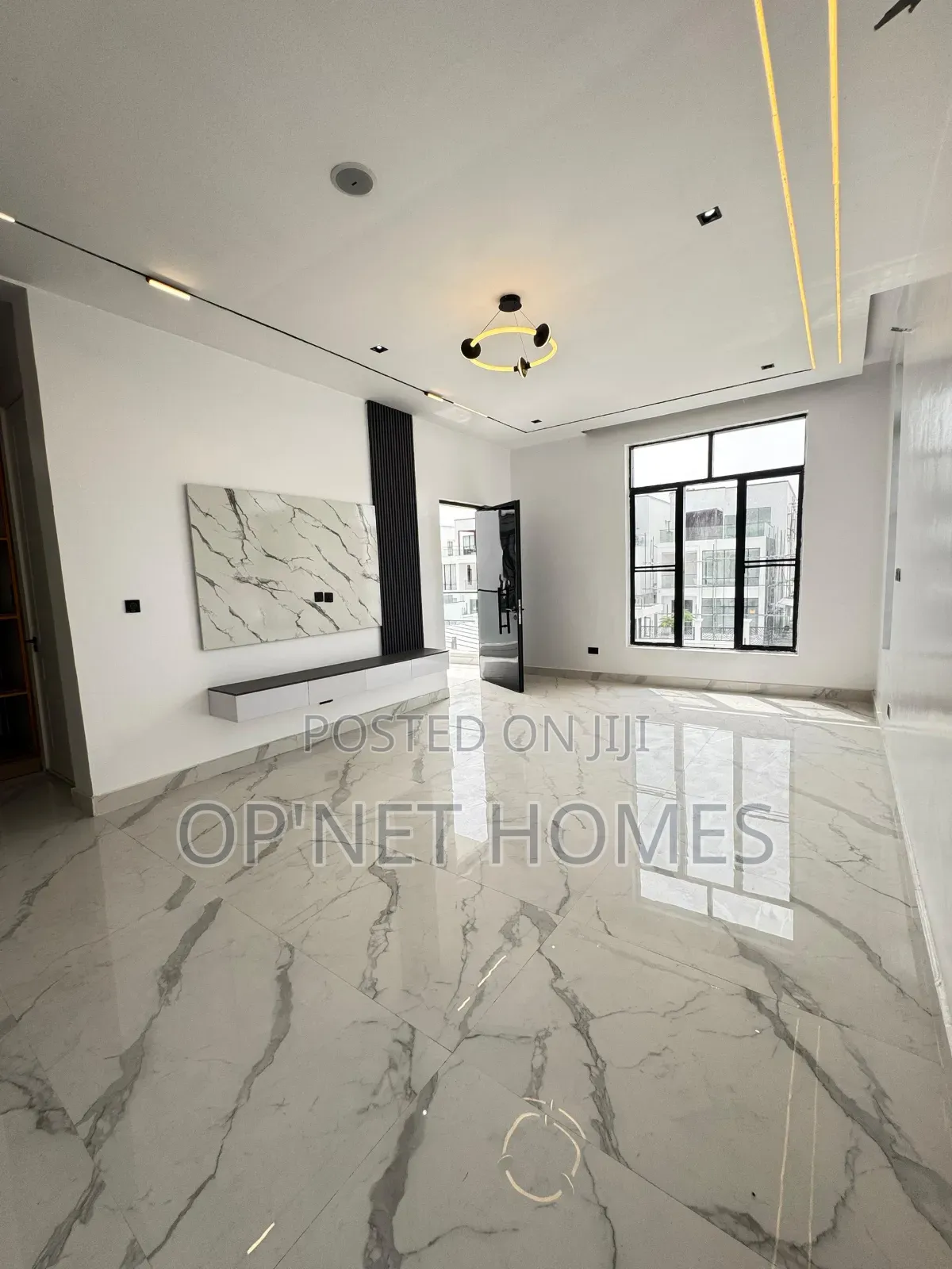 5bdrm Duplex in Lekki Expressway for sale