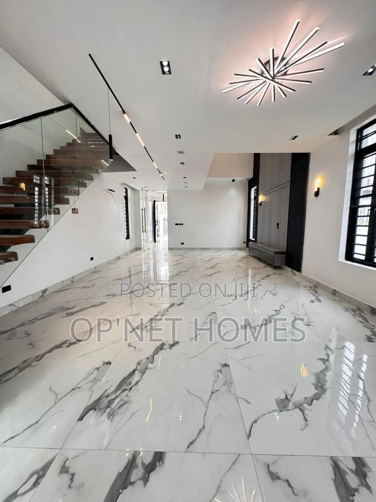 5bdrm Duplex in Lekki Expressway for sale
