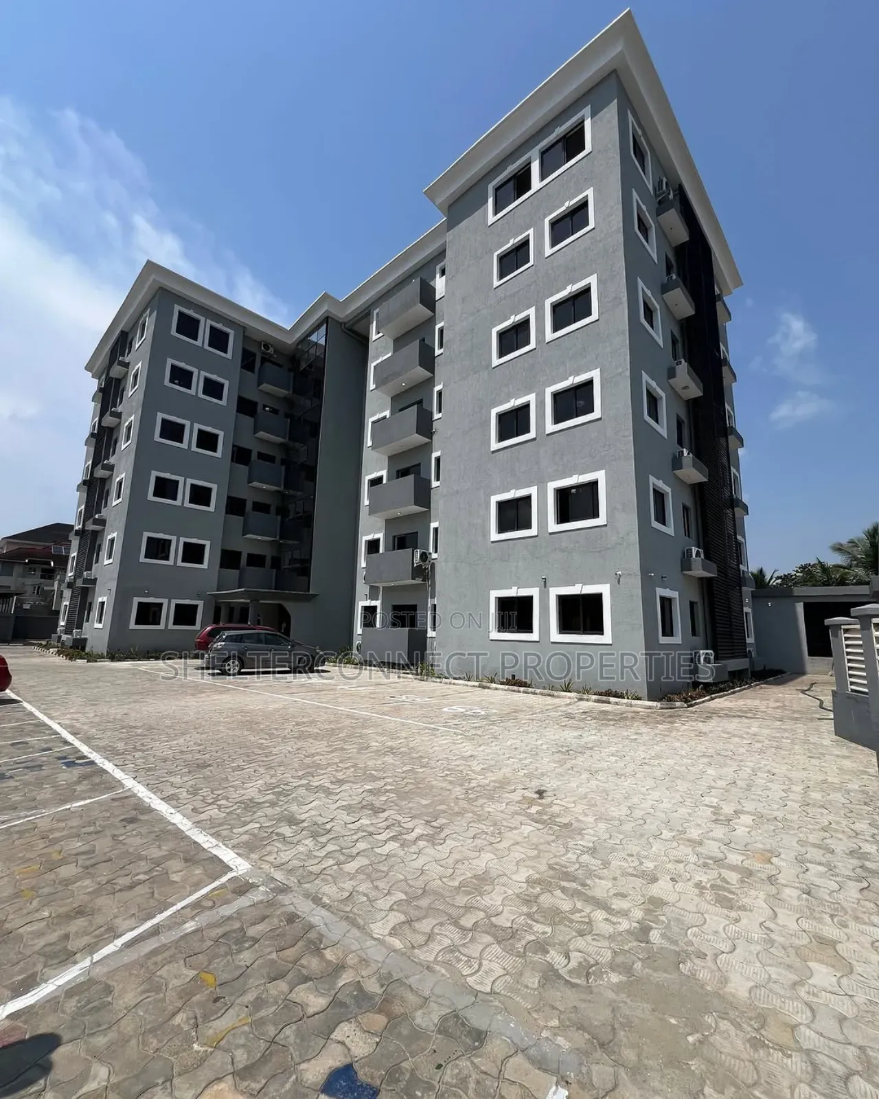 3bdrm Apartment in Lekki Phase 1 for rent