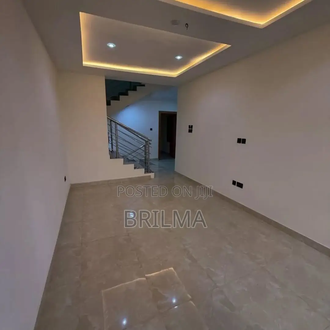 4bdrm Duplex in Jahi for sale