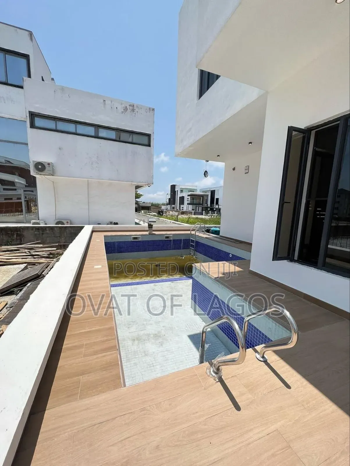 5bdrm Duplex in Pinnock Beach Estate, Lekki for sale