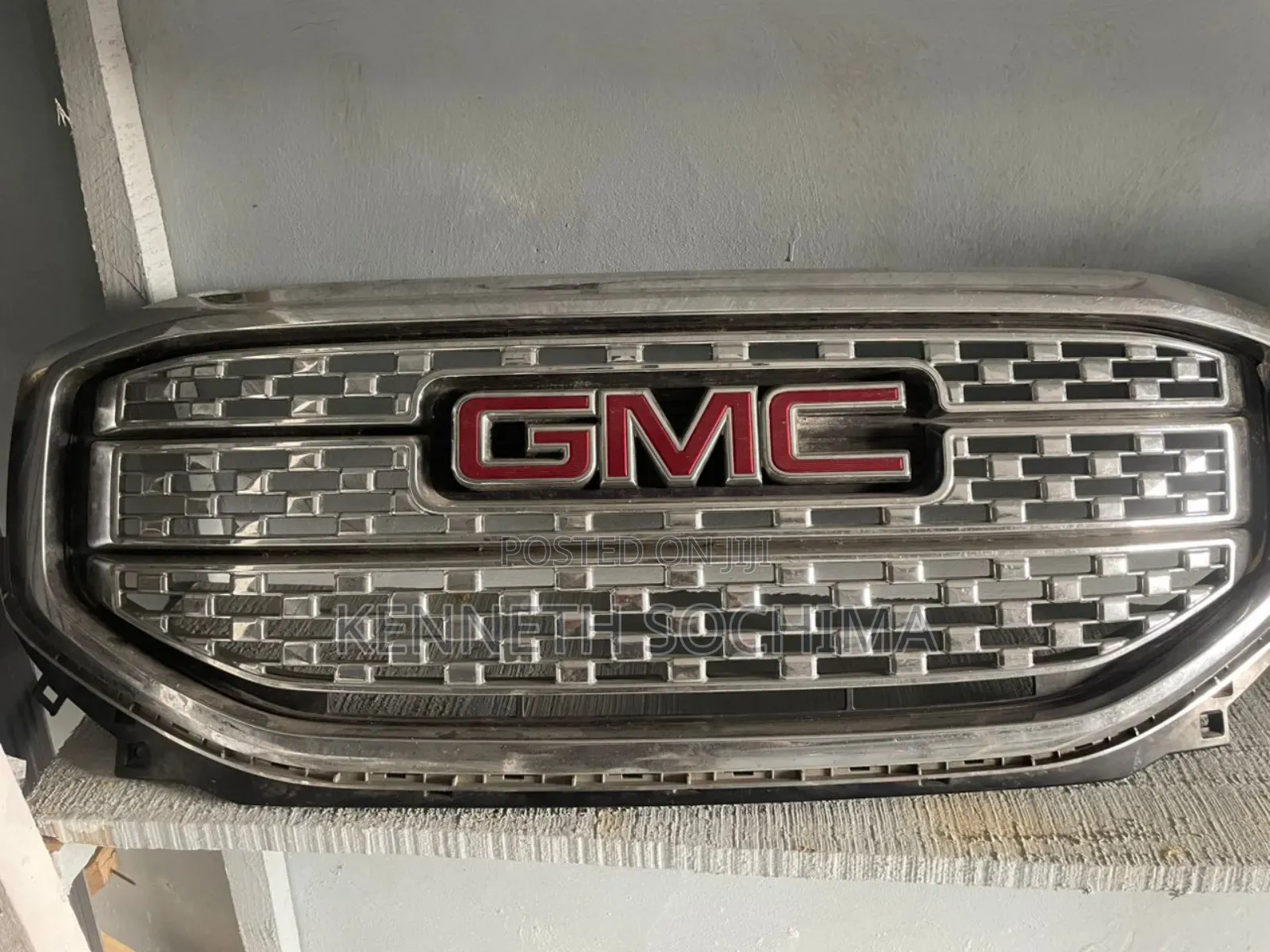 Front Grill GMC Acadia 2019