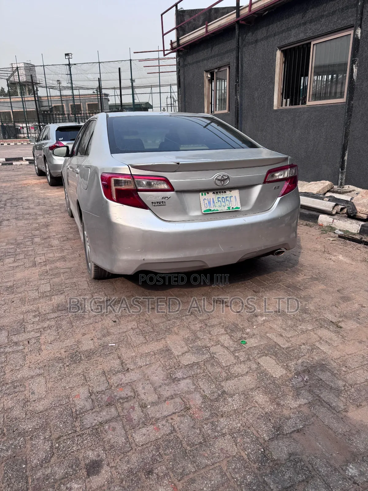 Toyota Camry SE 4dr Sedan (2.5L 4cyl 6A) 2014